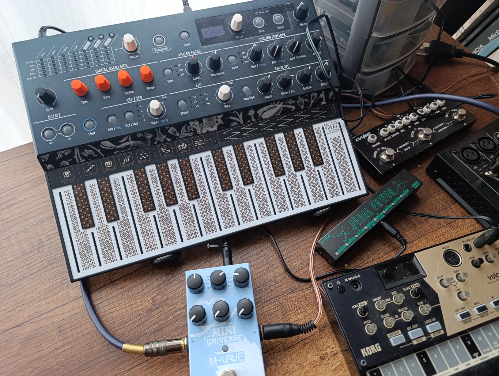 Arturia MicroFreak Synthesizer Keyboard | 21 paraphonic oscillator modes from physical modeling to wavetable, 25-key poly-aftertouch keybed, CV pitch gate and pressure customer photo 1