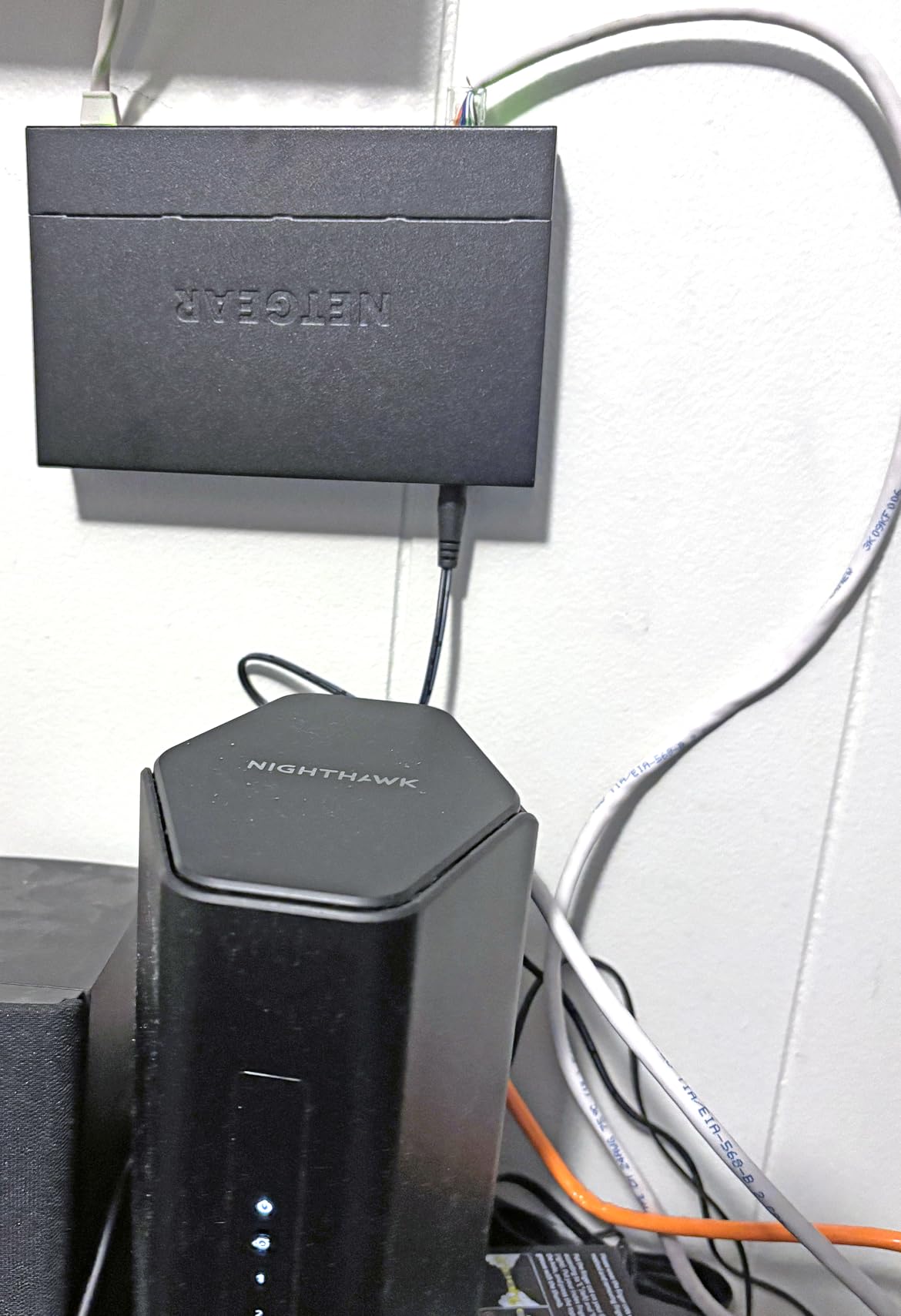 NETGEAR 8-Port Gigabit Ethernet Unmanaged Essentials Switch (GS308) - Home Network Hub, Office Ethernet Splitter, Plug-and-Play, Silent Operation, Desktop or Wall Mount customer photo 1