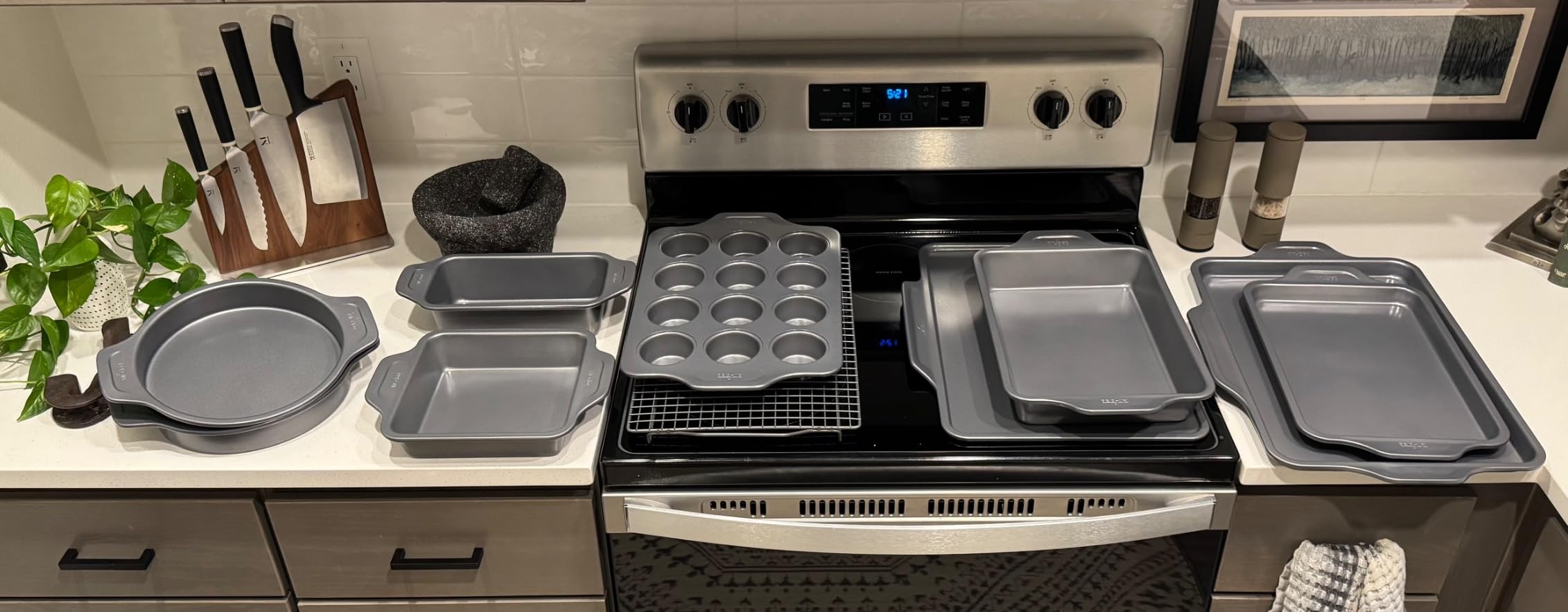 All-Clad Pro-Release Nonstick Bakeware Set 10 Piece Oven Safe 450F Half Sheet, Cookie Sheet, Muffin Pan, Cooling & Baking Rack, Round Cake Pan, Loaf Pan, Baking Pan Grey customer photo 1