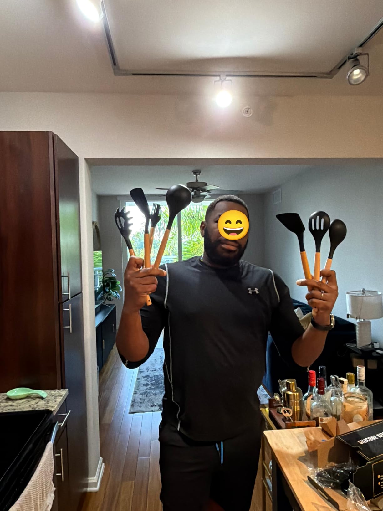 Umite Chef Kitchen Cooking Utensils Set, 33 pcs Non-Stick Silicone Cooking Kitchen Utensils Spatula Set with Holder, Wooden Handle Silicone Kitchen Gadgets Utensil Set (Khaki) customer photo 1