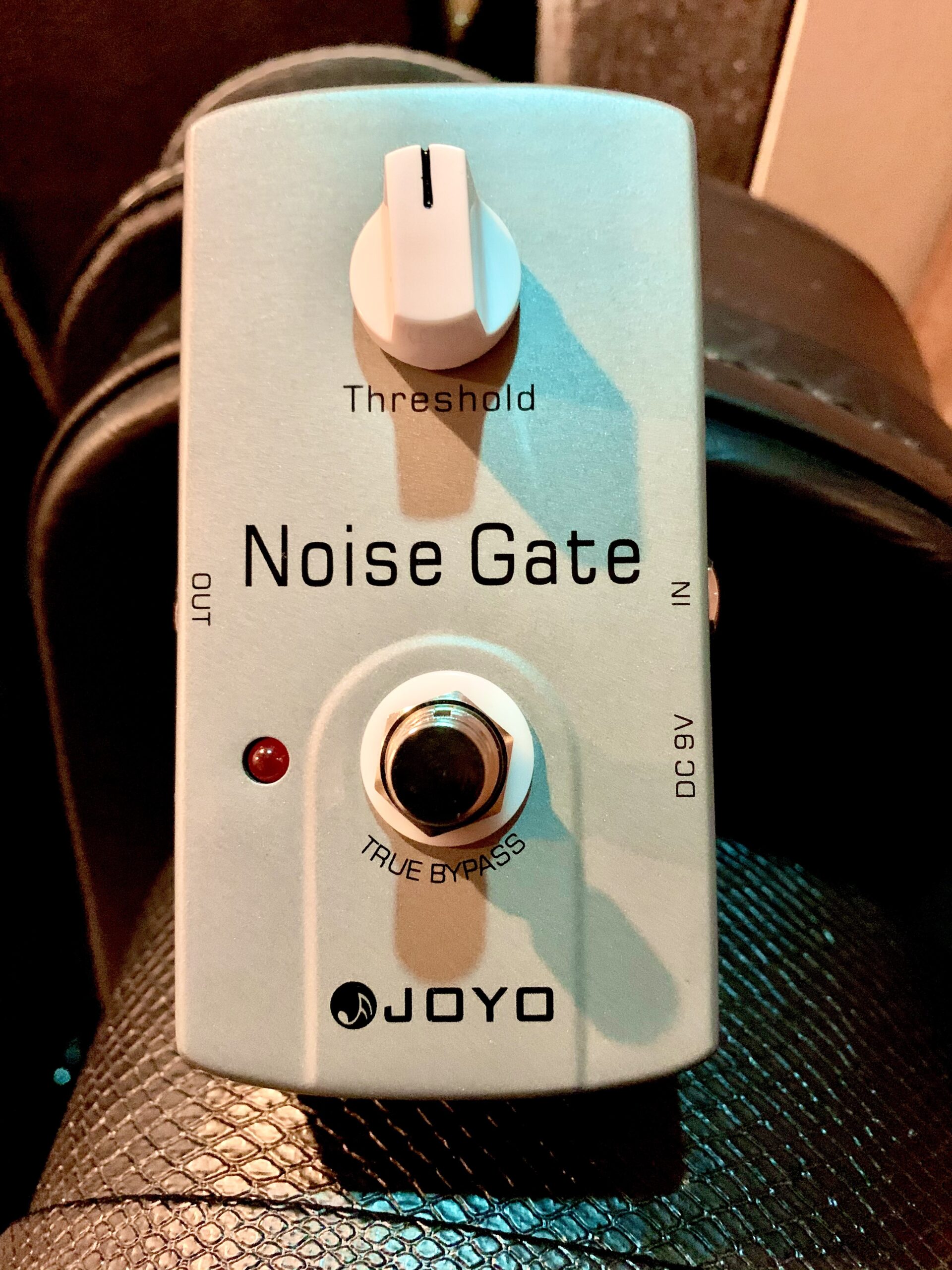 JOYO Noise Gate Effect Pedal Reduces Extra Noise from Signal for Electric Guitar Pedals - True Bypass (JF-31) customer photo 2