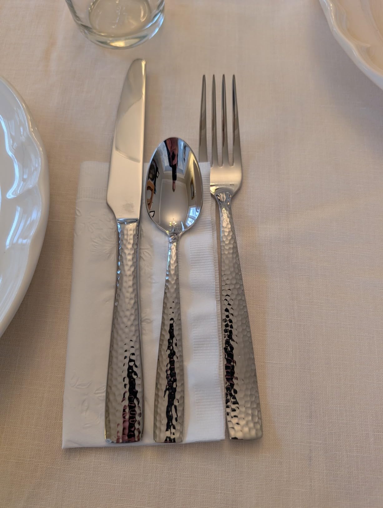 Hudson Essentials 40-Piece Hammered Stainless Steel 18/10 Flatware Silverware Set customer photo 1