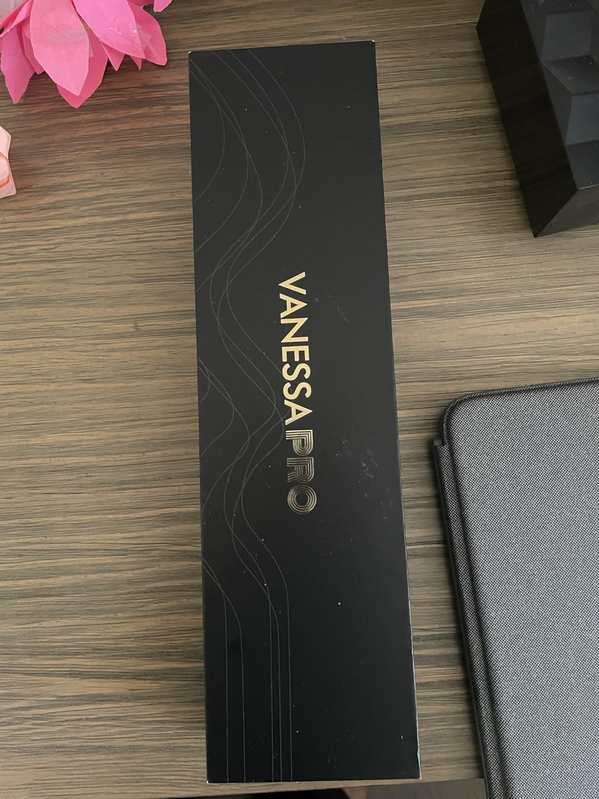VANESSA PRO Flat Iron Hair Straightener, 100% Pure Titanium Flat Iron for One Pass to Achieve a Sleek Look, 1 inch customer photo 2