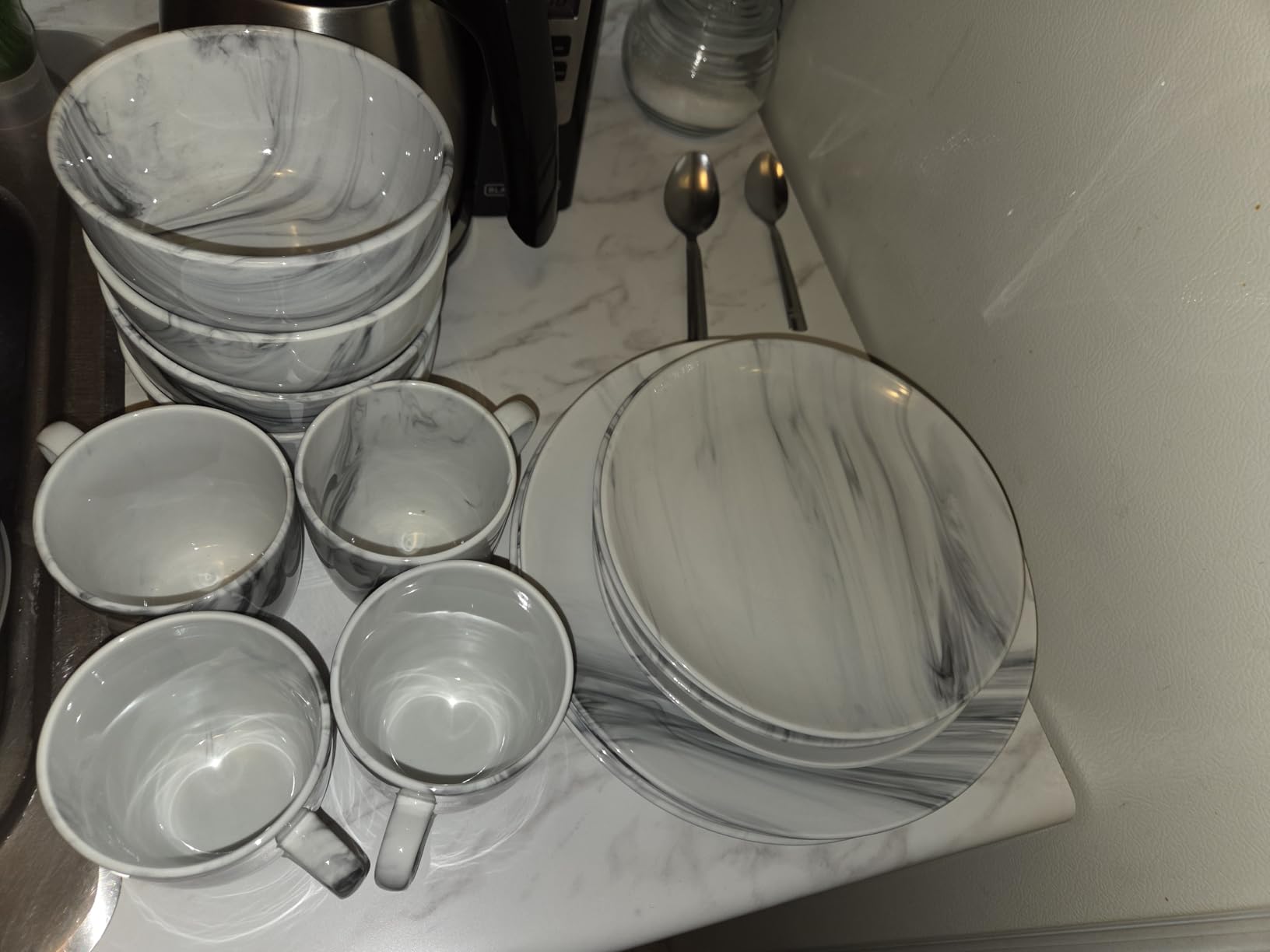 Elama Fine Marble 16 Piece Stoneware Dinnerware Set in Black and White customer photo 1