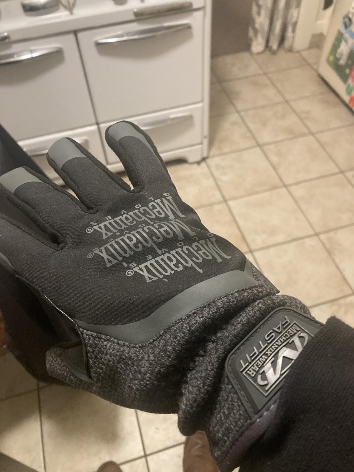 Mechanix Wear: ColdWork FastFit Winter Work Gloves with Elastic Cuff, Wind and Water Resistant, Fleece Insulated, Touch Capable Winter Gloves, For Mild Cold Weather (Black/Gray, Large) customer photo 2