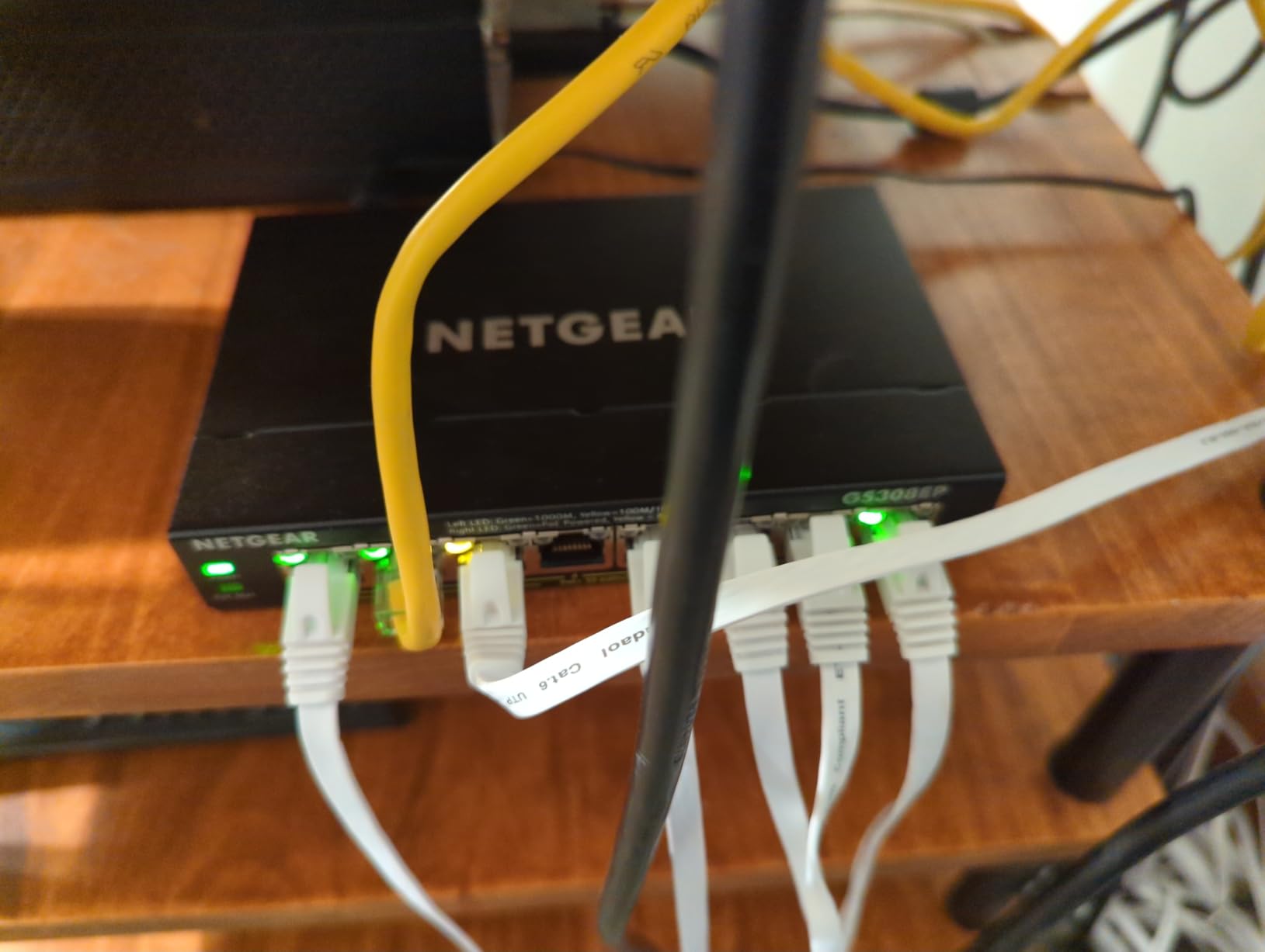 NETGEAR 8 Port PoE Gigabit Ethernet Easy Smart Managed Essentials Switch (GS308EP) - with 8 x PoE+ @ 62W, Desktop or Wall Mount customer photo 1
