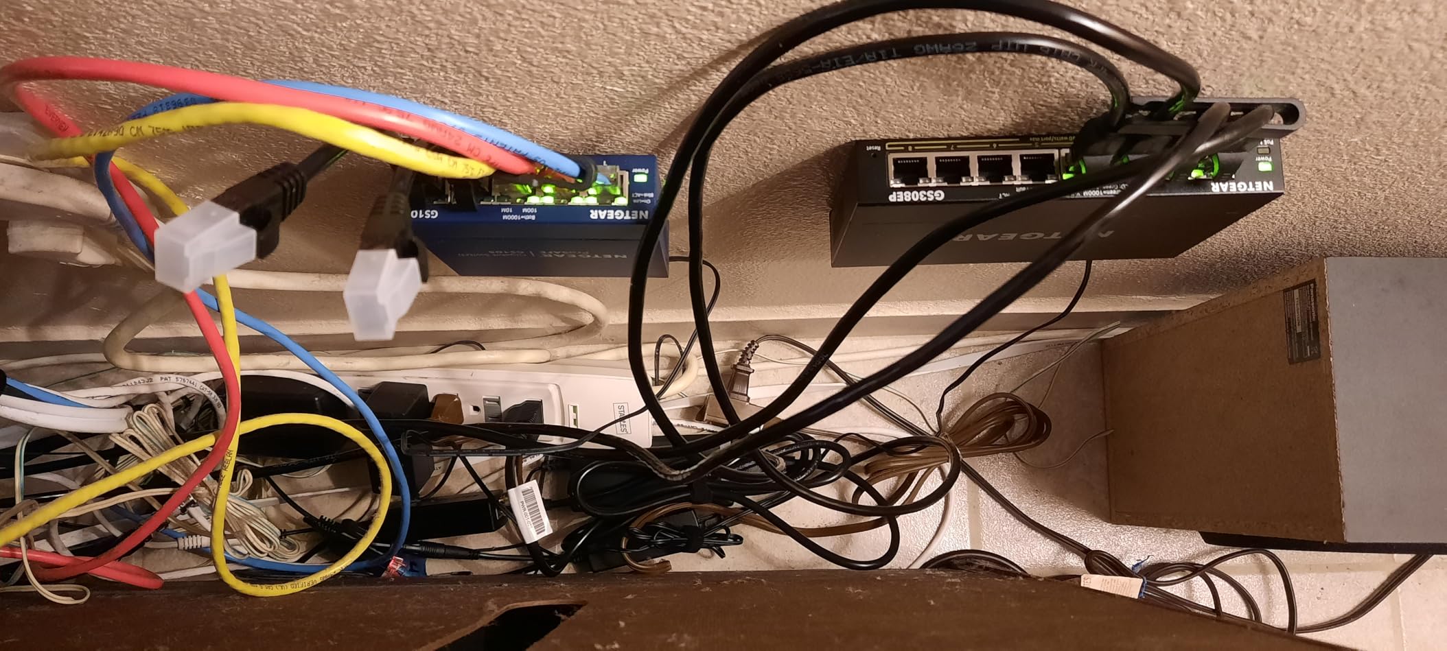 NETGEAR 8 Port PoE Gigabit Ethernet Easy Smart Managed Essentials Switch (GS308EP) - with 8 x PoE+ @ 62W, Desktop or Wall Mount customer photo 2