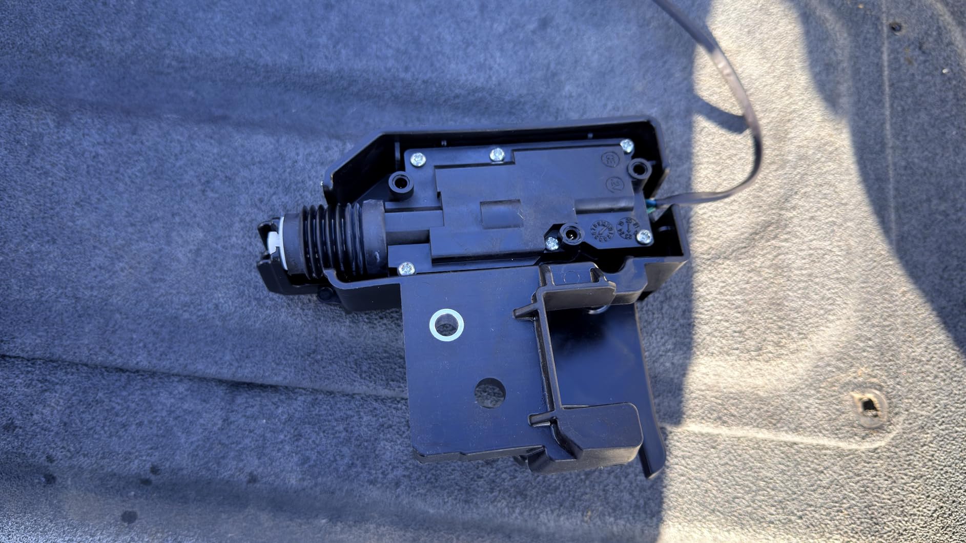 Pop & Lock Toyota Tundra Tailgate Lock - Power Tailgate Anti-Theft Lock with Plug & Play T-Harness - Fits Tundra 2014-2021 Models (PL8547TUN) customer photo 2