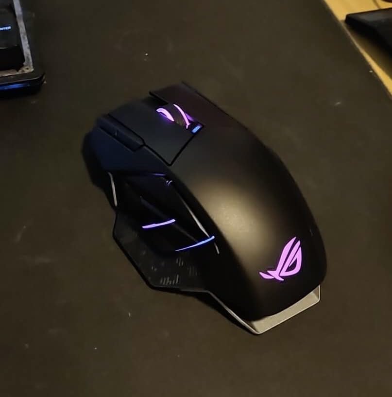 ASUS ROG Spatha X Wireless Gaming Mouse - MMO/MOBA Design, 12 Programmable Buttons, Right-Handed, 168g, Dual-Mode (Wired/2.4GHz), 19K DPI, up to 67Hr Battery, Magnetic Charging Dock, PC/Mac Support customer photo 2