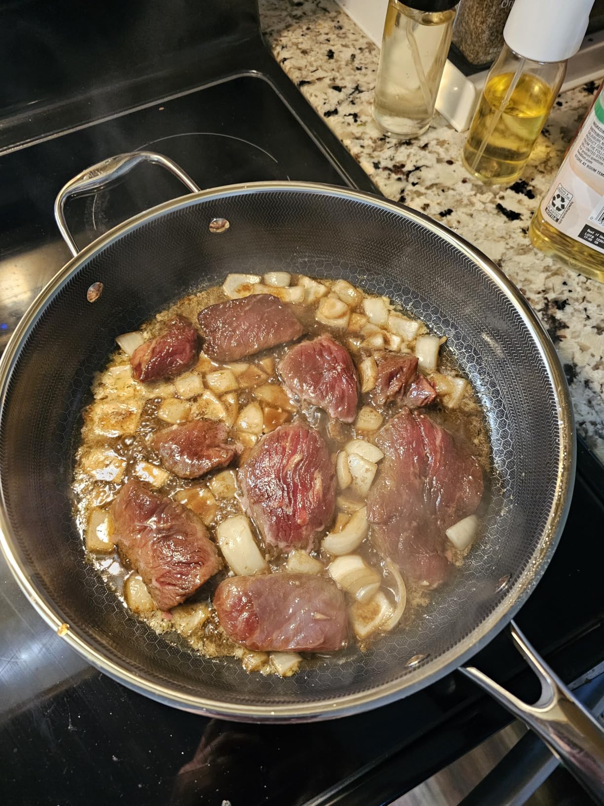 HexClad 7 Qt Hybrid Nonstick Sauté Pan with Lid, Chicken Fryer | Dishwasher and Oven-Safe, Compatible with All Cooktops, Induction Ready, Stay-Cool Handle customer photo 2