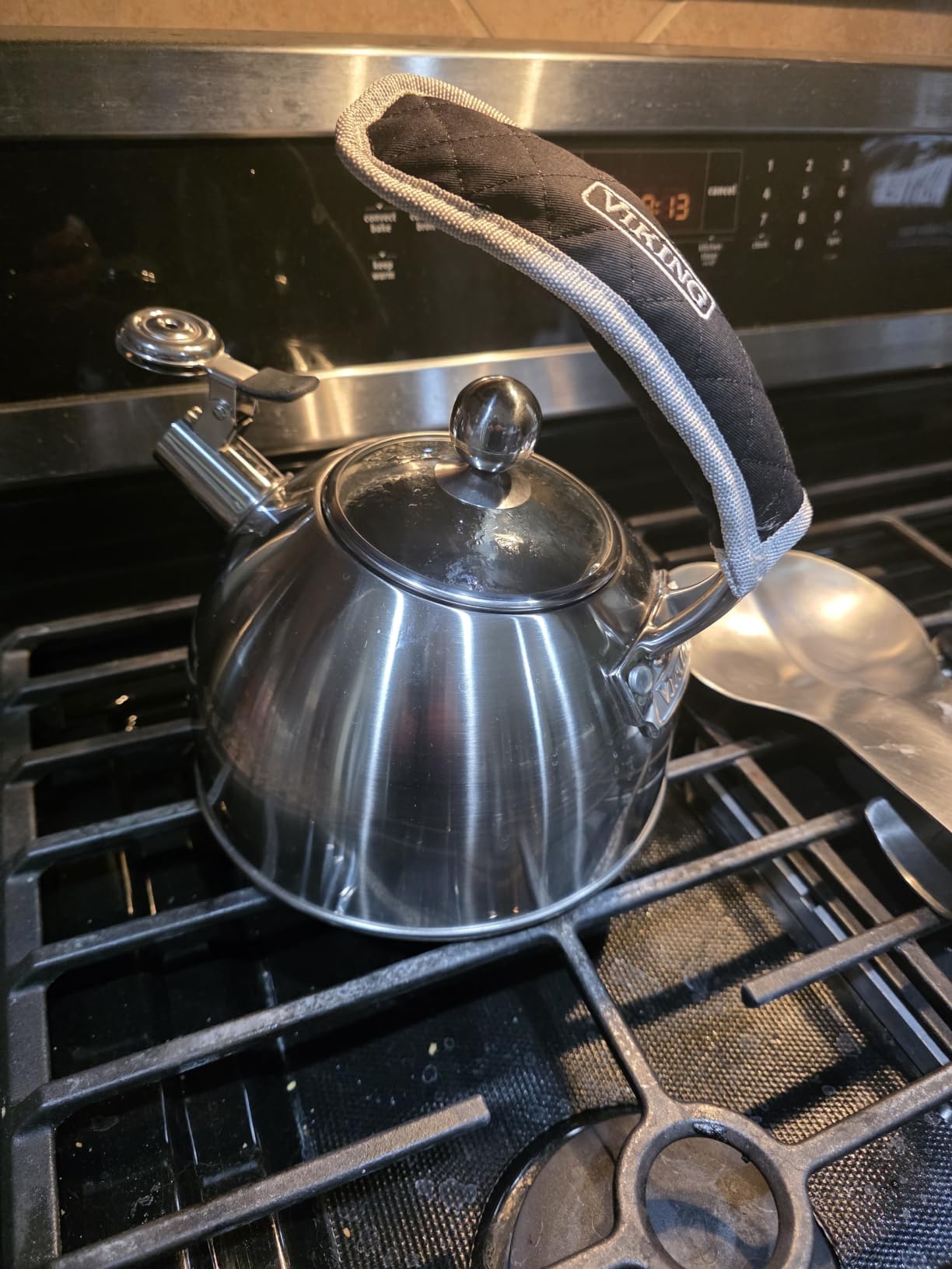 Viking 3-Ply Stainless Steel Tea Kettle, 2.6 Quart Stovetop Hot Water Pot with Tempered Glass Lid, Ergonomic Handle, Induction Ready, Satin Silver customer photo 2
