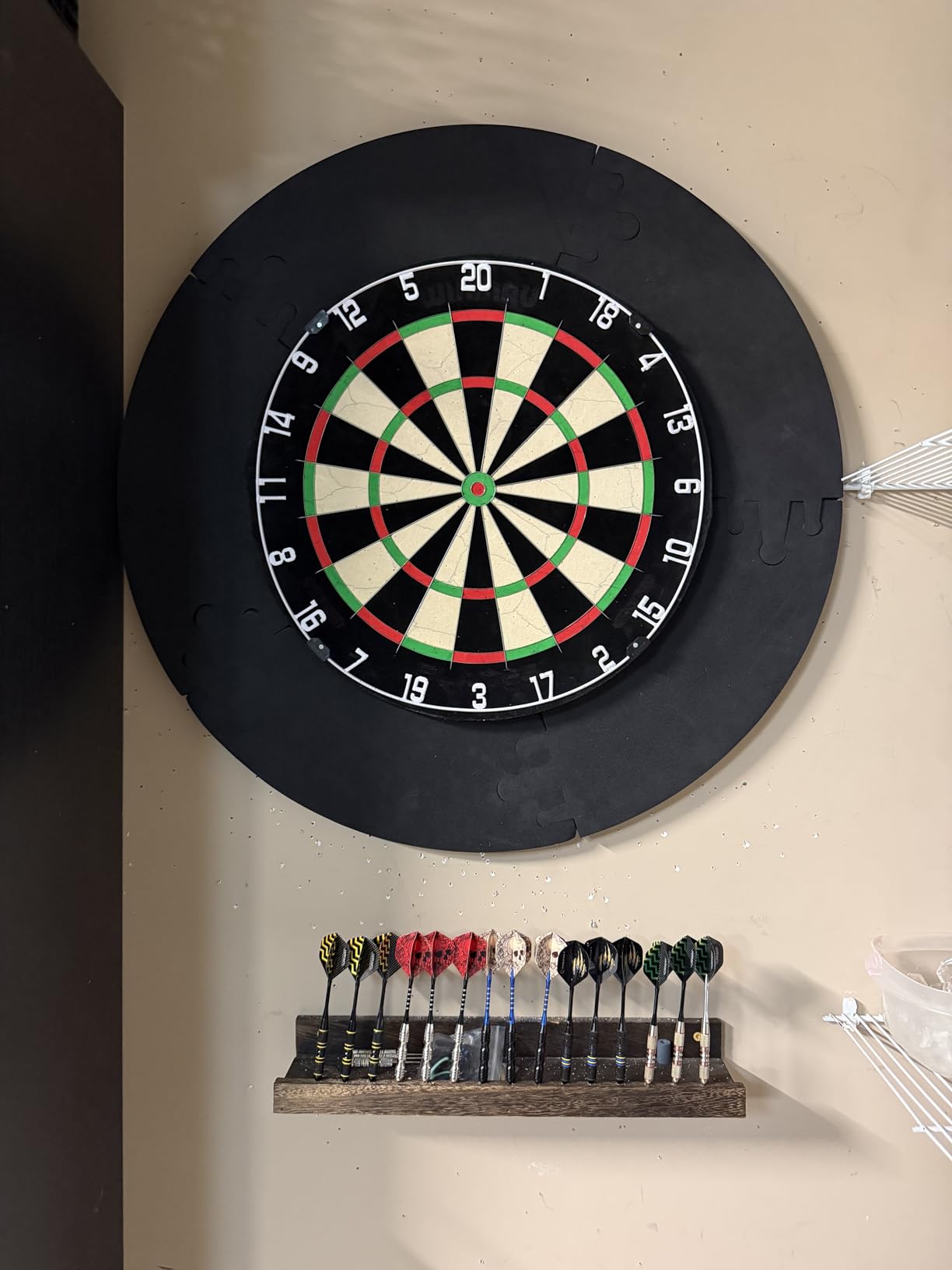 WINMAU Professional Bristle Dartboard - PDC Tournament Board with Official Tournament Specifications customer photo 1