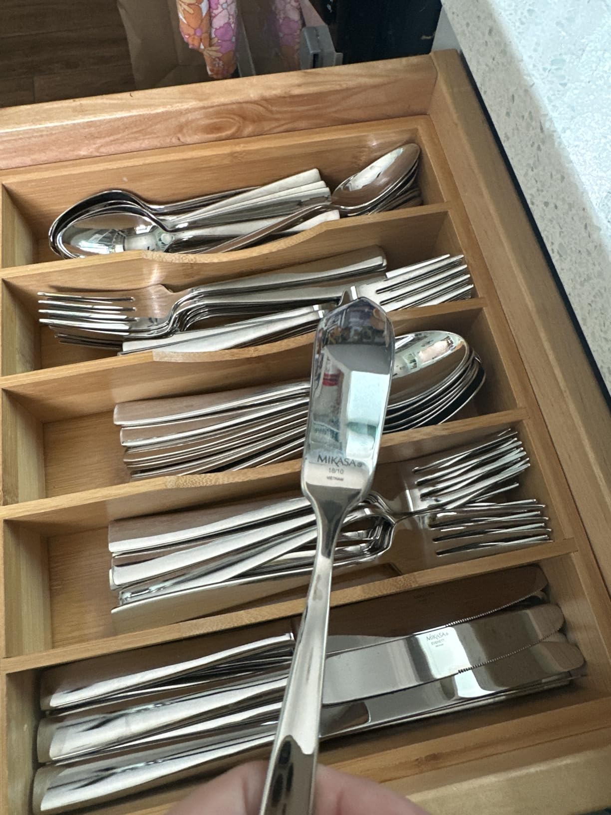 Mikasa Everett 18/10 Stainless Steel Flatware Set, 101-Piece Service for 12 customer photo 2