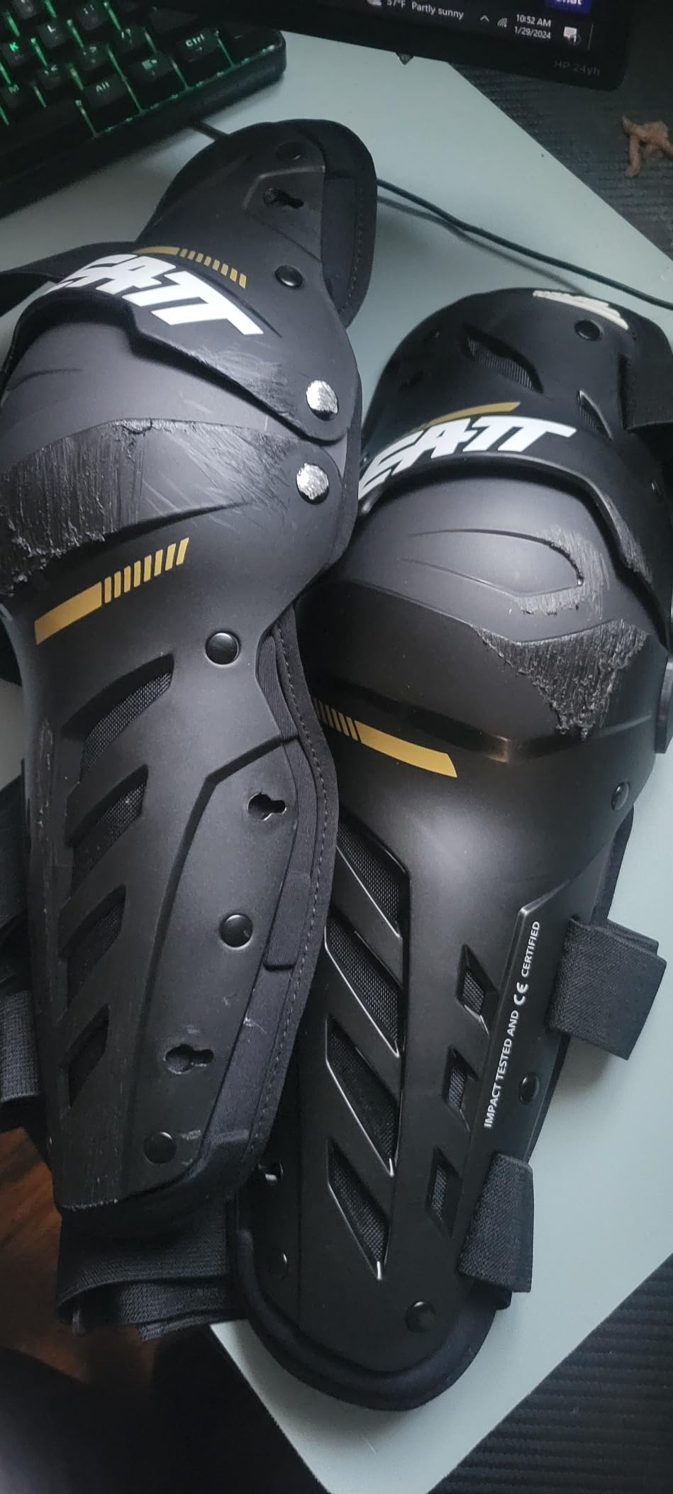 Leatt Unisex-Adult Motorcycle Pivoting Knee and Shin Hard Shell Impact Foam Guard customer photo 1