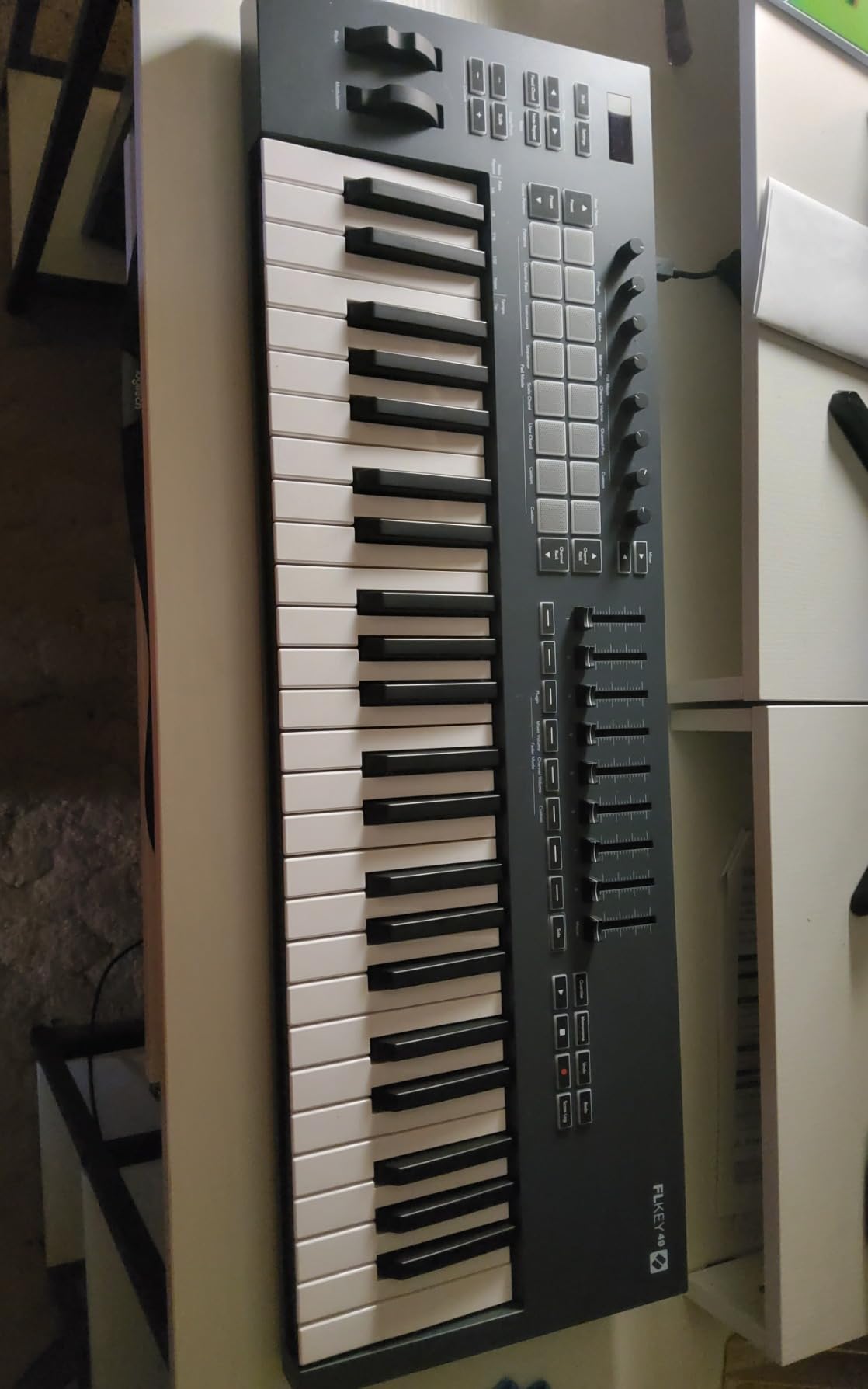 Novation FLkey 37 MIDI Keyboard - Seamless FL Studio Integration with Chord Mode and Scale Mode. All the software you need for Music Production | 37 Velocity-Sensitive Keys, 16 RGB Pads, 8 Encoders, Chord and Scale Modes, Arpeggiator, Full Midi Out, 6 Months Fl Studio customer photo 1