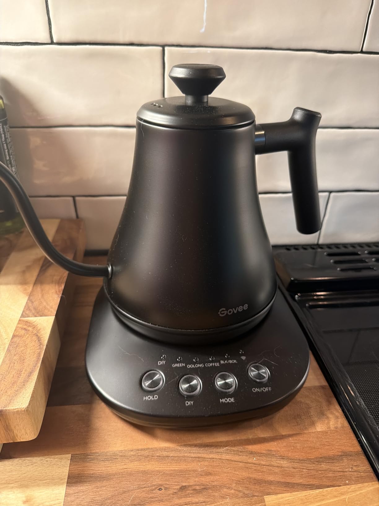 Govee Smart Electric Kettle, WiFi Variable Temperature Gooseneck Pour Over Kettle and Tea Kettle, Alexa Control, 1200W Quick Heating, 100% Stainless Steel, 0.8L, Matte Black customer photo 2