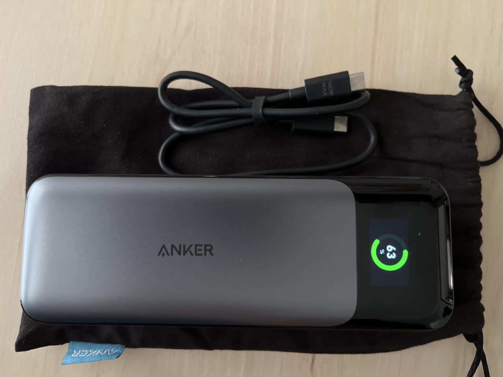 Anker 737 Power Bank, 140W 24,000mAh 3-Port Laptop Charger with Smart Display customer photo 2