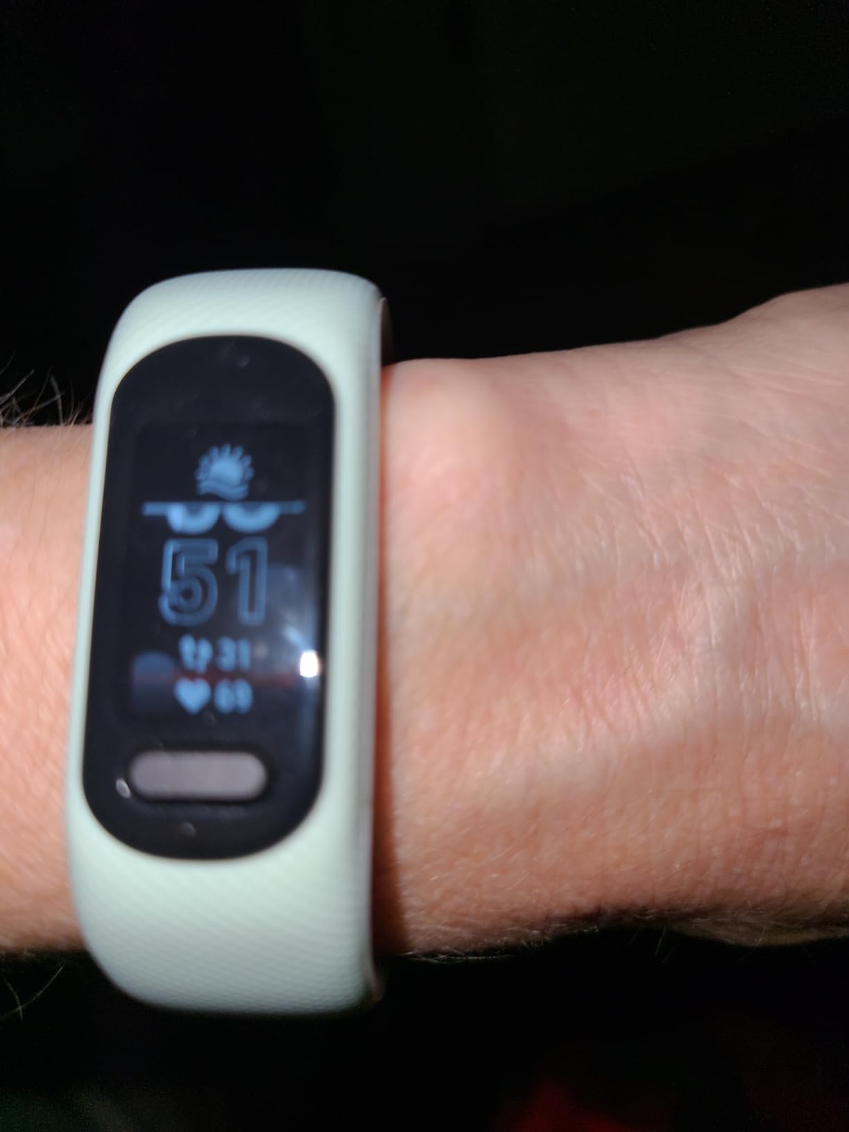 Garmin vívosmart 5, Fitness Tracker, Long-Lasting Battery, Simple Design, Black customer photo 2