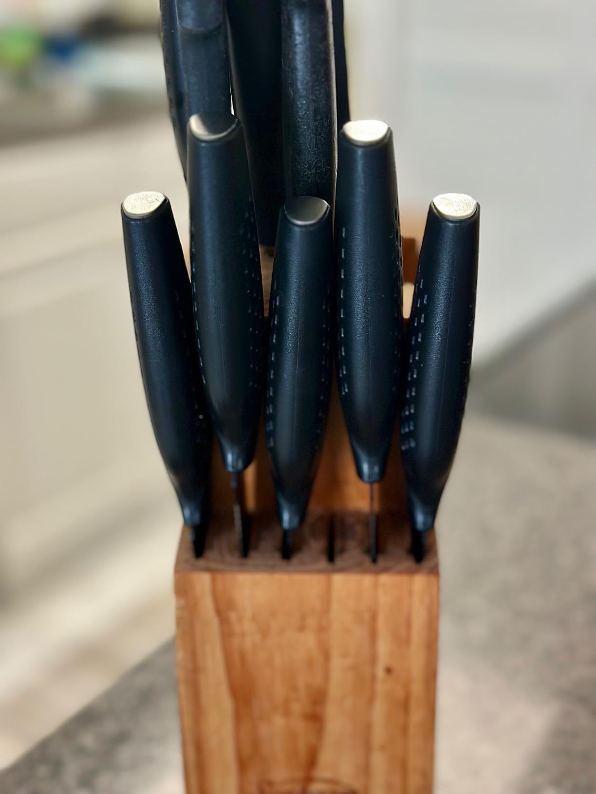 Amorston Steak Knives, Steak Knives Set of 8, Stainless Steel Steak Knife Set, Serrated Knives Dishwasher Safe, Elegant Black Mothers Day Gifts for Women customer photo 1