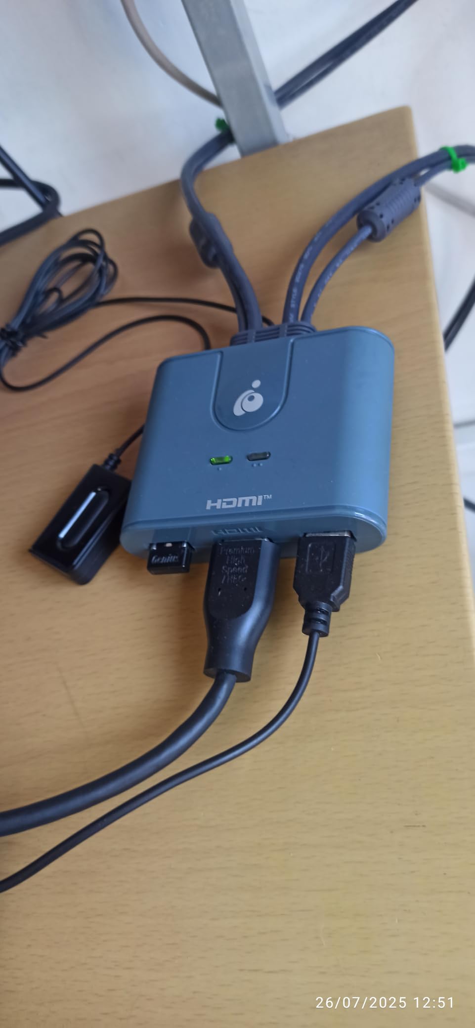 IOGEAR 2-Port Full HD KVM Switch with HDMI and USB customer photo 1