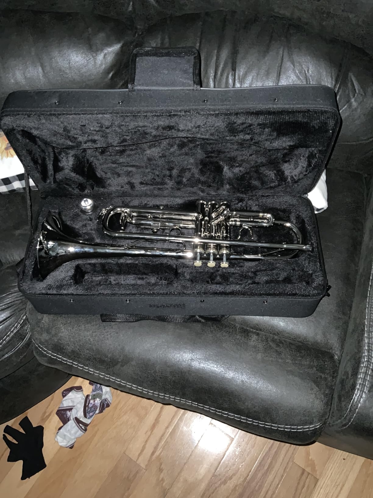 Ktaxon Bb Standard Trumpet for Beginners, Student Trumpet Trompeta Set | Full Equipment with Hard Case, 7C Mouthpiece, Cleaning Cloth, Gloves, Brass Instruments for Kids and Adults (Gold) customer photo 2
