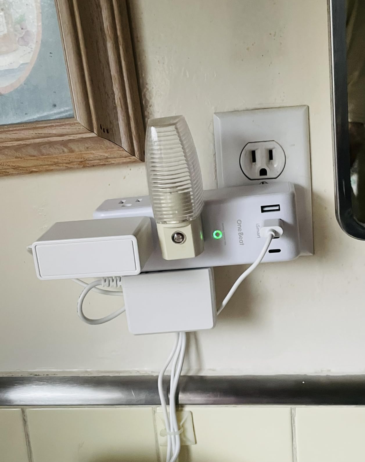 Surge Protector Outlet Extender - with Rotating Plug, 6 AC Multi Plug Outlet with 4 USB Ports (2 USB C), 1800J Wall Charger, 3-Sided Power Strip with Spaced Outlet Splitter for Home, Office, Travel customer photo 1