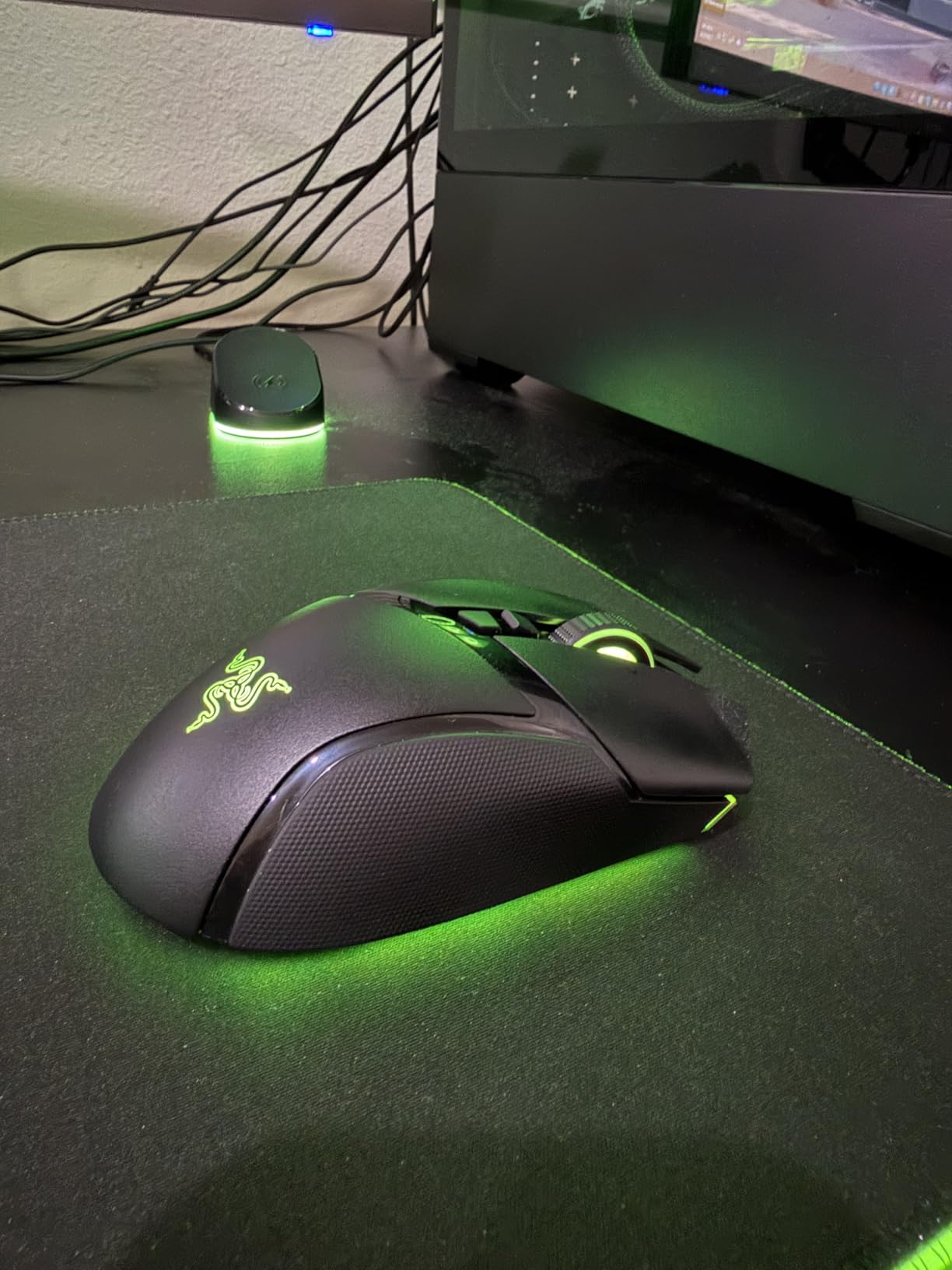 Razer Basilisk V3 Pro Customizable RGB Wireless Gaming Mouse, Black | Optical Switches Gen-3, HyperScroll Tilt Wheel, RGB, 11 Programmable Buttons, Focus Pro 30K Optical Sensor, 150 Hr Battery customer photo 2