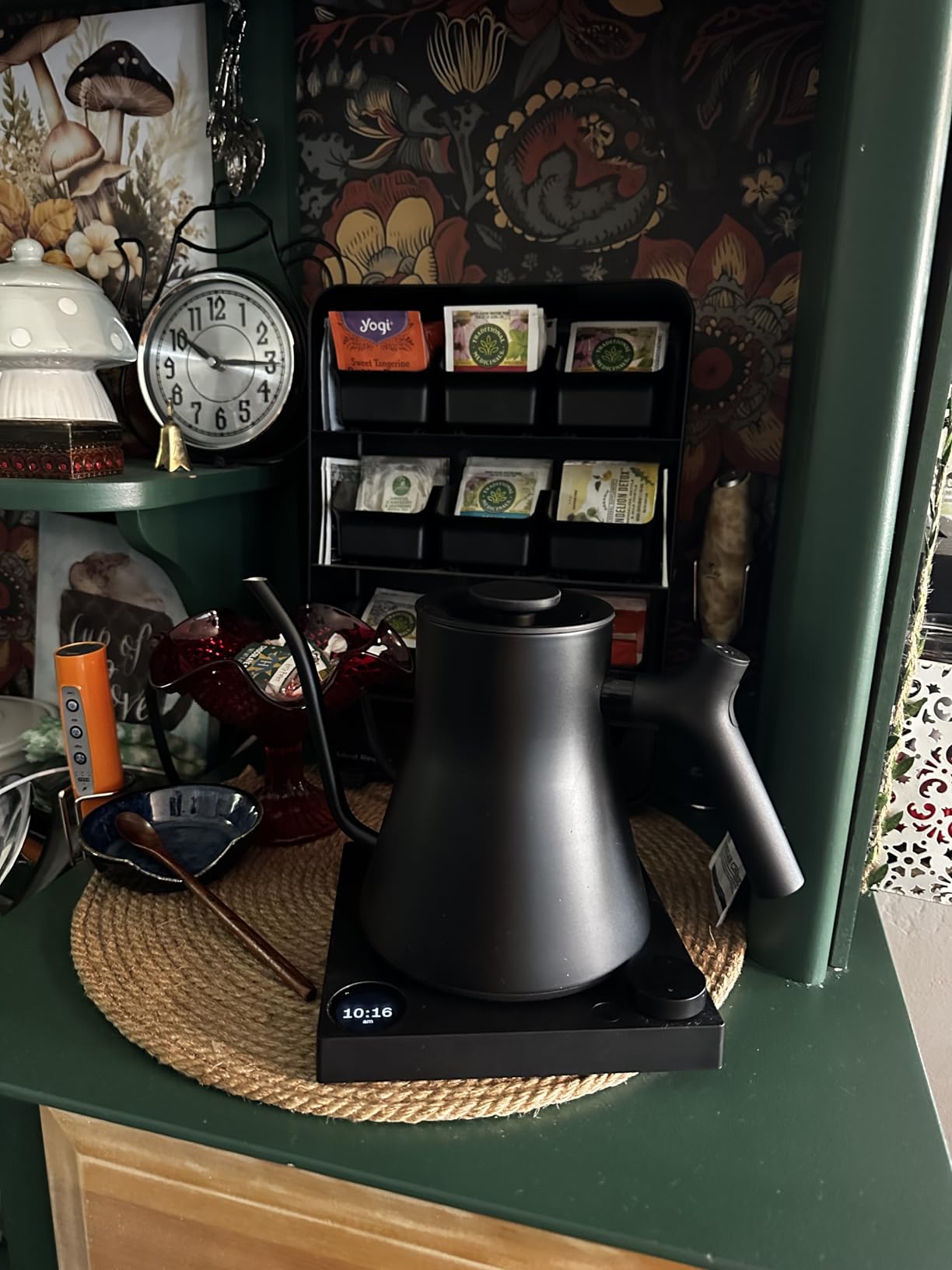 Fellow Stagg EKG Pro Electric Gooseneck Kettle - Precise Temperature Control, Quick Heating, Brew Timer, Scheduling, Stainless Steel, Pour-Over Coffee - 0.9L, Matte Black customer photo 1
