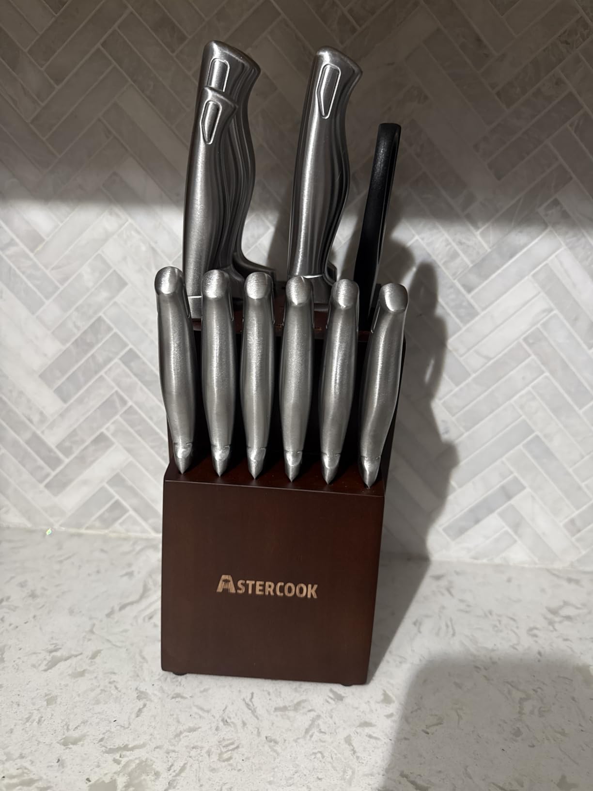 Astercook Knife Set, 15-Piece Kitchen Knife Set with Block, Built-in Knife Sharpener, German Stainless Steel Knife Block Set, Dishwasher Safe Kitchen Utensils Set customer photo 2