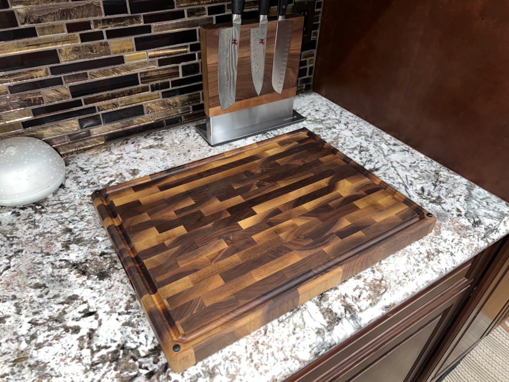 Sonder Los Angeles Welton Cutting Board, End Grain Walnut, 20x15x1.5 in | Made in USA, Non-toxic, Non-Slip Feet, Juice Groove, Built-in Handles, Reversible, Gift Box Included, Large 10.4 lbs customer photo 2