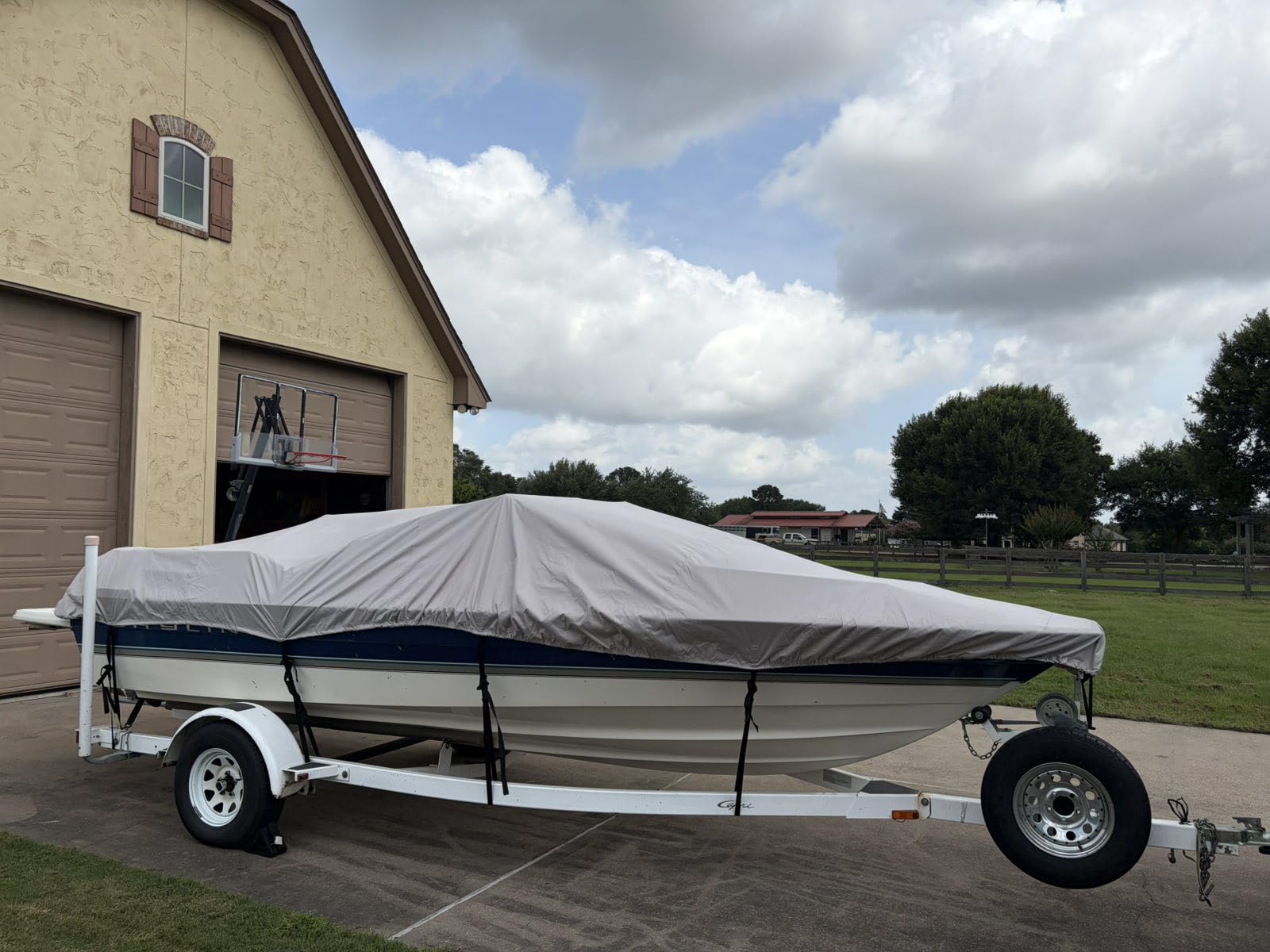 1200D Waterproof Boat Cover - Fits 16' to 18.5' ft Bass, V-Hull, Tri-Hull, Fish & Ski, Runabout Bowrider Boats - Heavy Duty Canvas Black customer photo 1