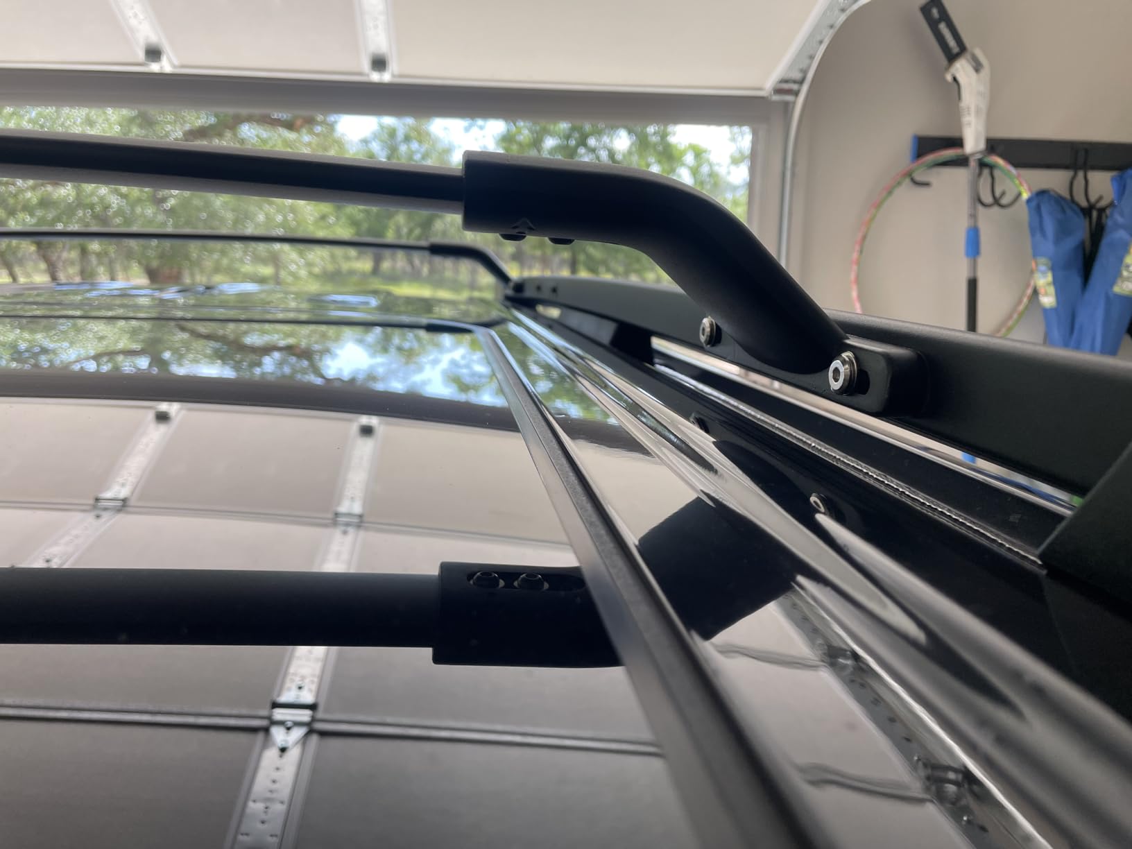 KINGGERI 300lbs Roof Racks Cross Bars Fit for Ford Expedition/Max 2018-2026 & Lincoln Navigator 2018-2024, Heavy Duty Aluminum Roof Rails Crossbars Cargo Carrier Luggage (not for 2025 2026 Navigator) customer photo 2