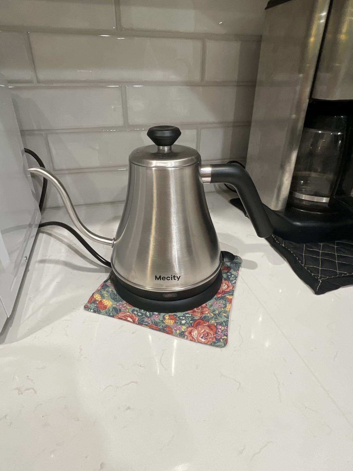 Mecity Electric Kettle Gooseneck Water Kettle Stainless Steel Tea Kettle Water Boiler Fast Heating, Auto Shut Off, 27 fl oz, 1000W, Matte Black customer photo 1