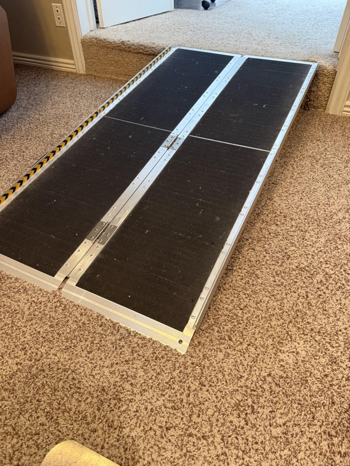 VNN Portable Wheelchair Ramp 5FT, Seamless Non-Slip Aluminum Ramps for Wheelchairs for Home, Handicap Wheelchair Ramps for Home Steps, Aluminum Loading Dock Plates customer photo 1