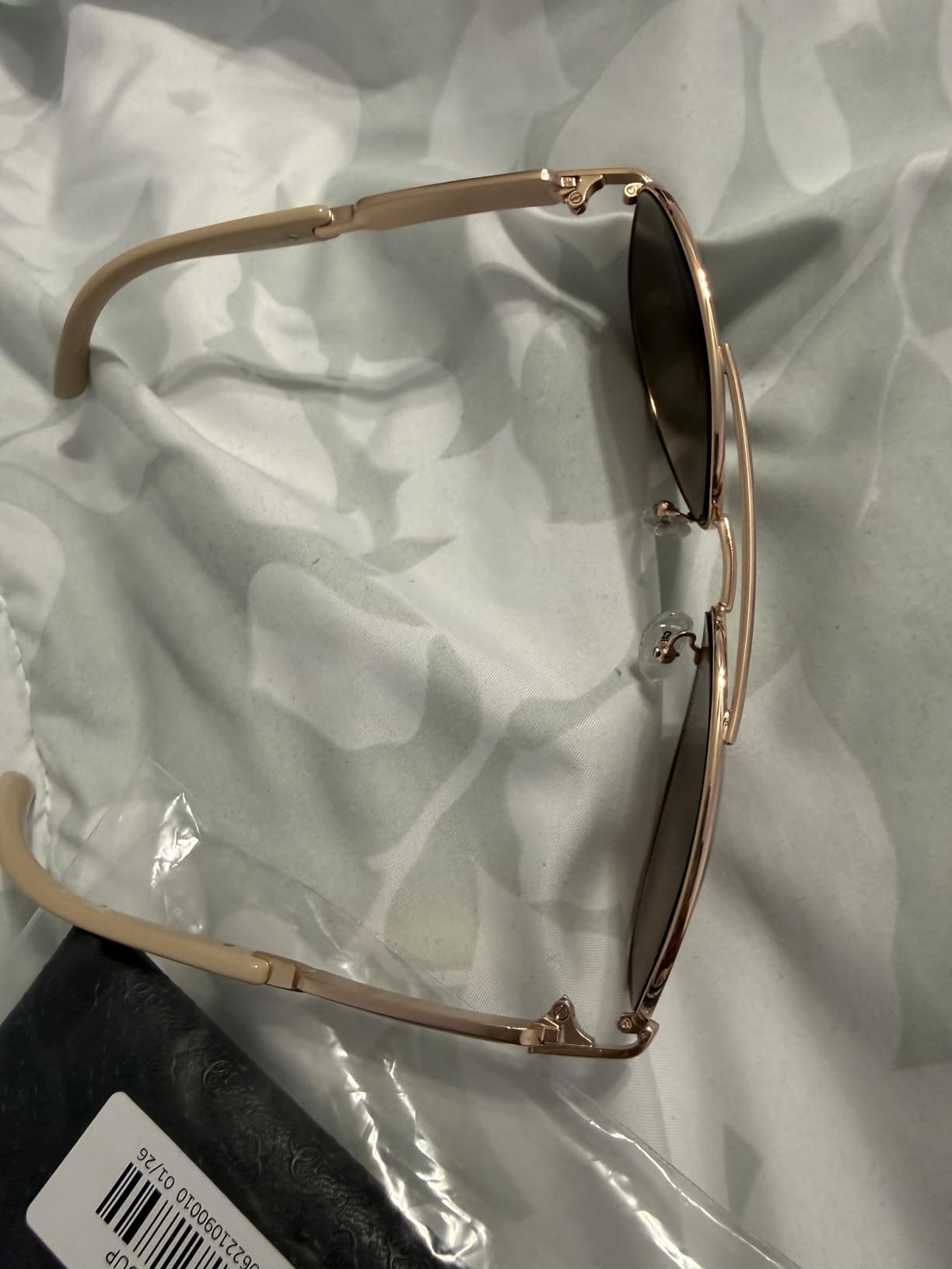 GUESS womens Metal Sunglasses Aviator Sunglasses customer photo 1