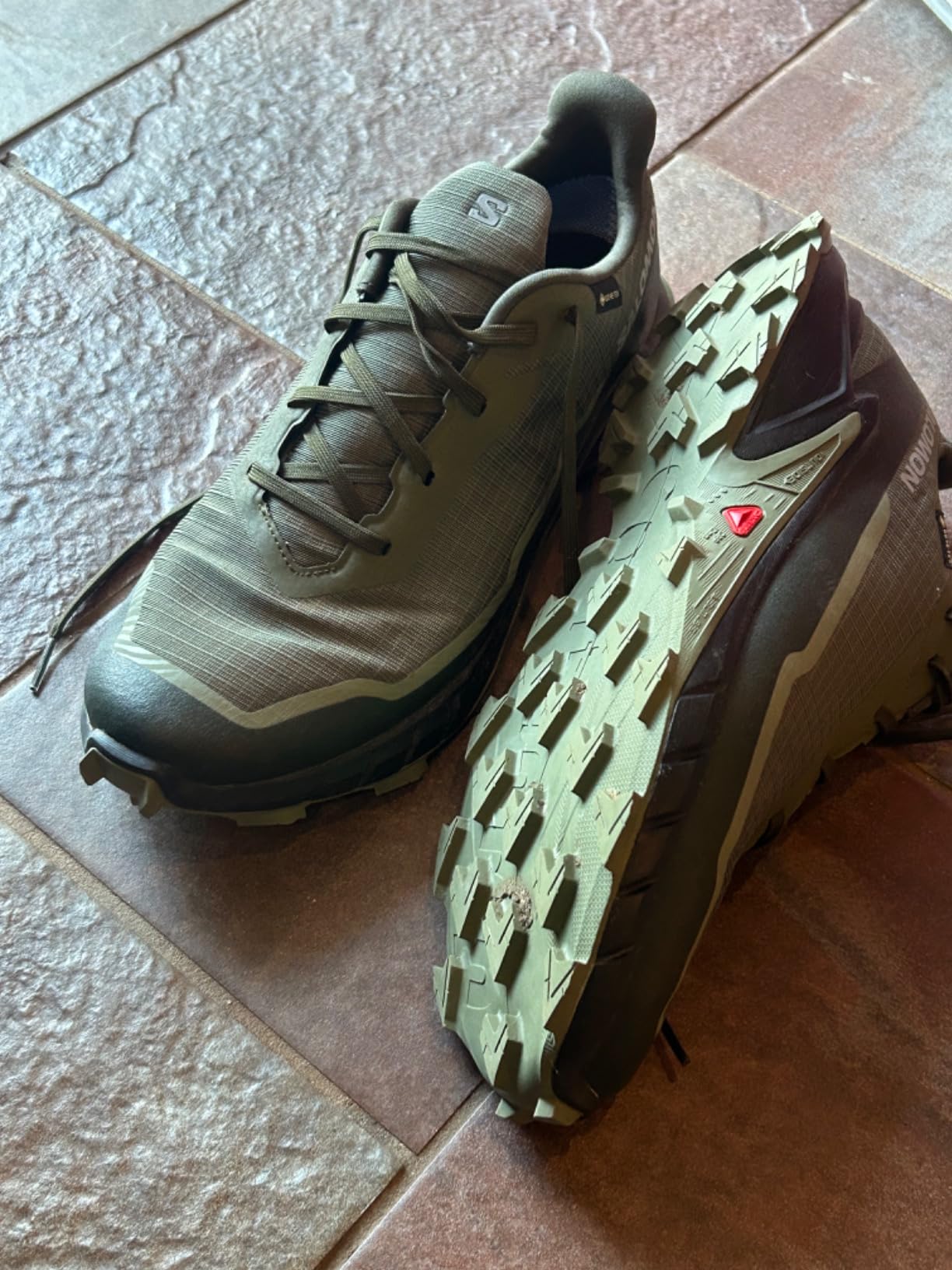 Salomon Men's Alphacross 5 Gore-TEX Trail Running Shoes customer photo 2
