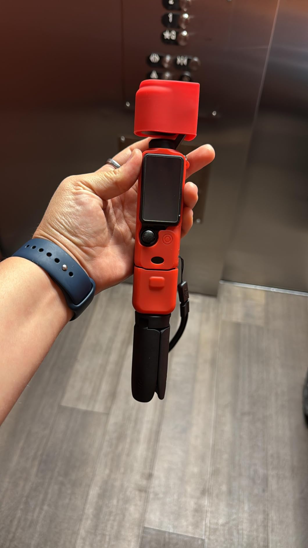DJI Osmo Pocket 3 Creator Combo, Vlogging Camera with 1'' CMOS & 4K/120fps customer photo 1