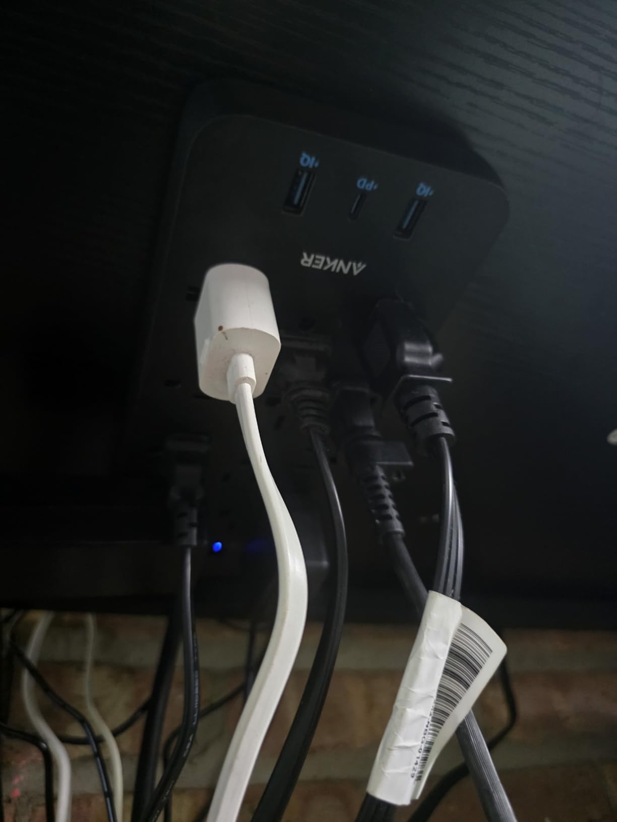 Anker Power Strip with 2100J Surge Protector, Outlet Extender, 20W, 12 AC | Extension Cord with Multiple Outlets, 1 USB C, 2 USB A, Home Office, Dorm Room Essentials, TUV Listed customer photo 1
