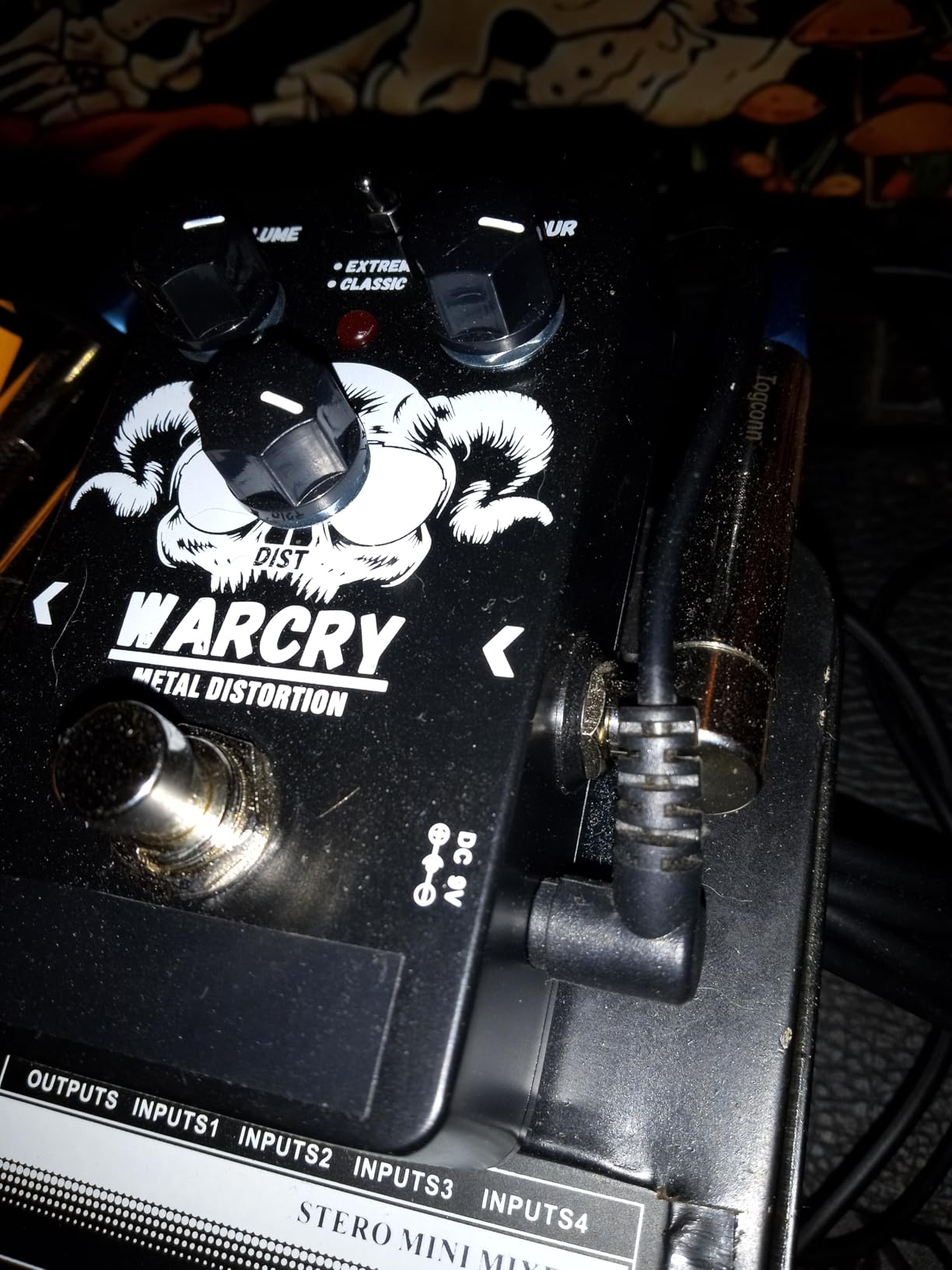 WARCRY Metal Distortion Pedal for Electric Guitar, True Bypass | 2 Modes, Extreme and Classic, 80s Metal/Nu Metal, Black and White customer photo 1