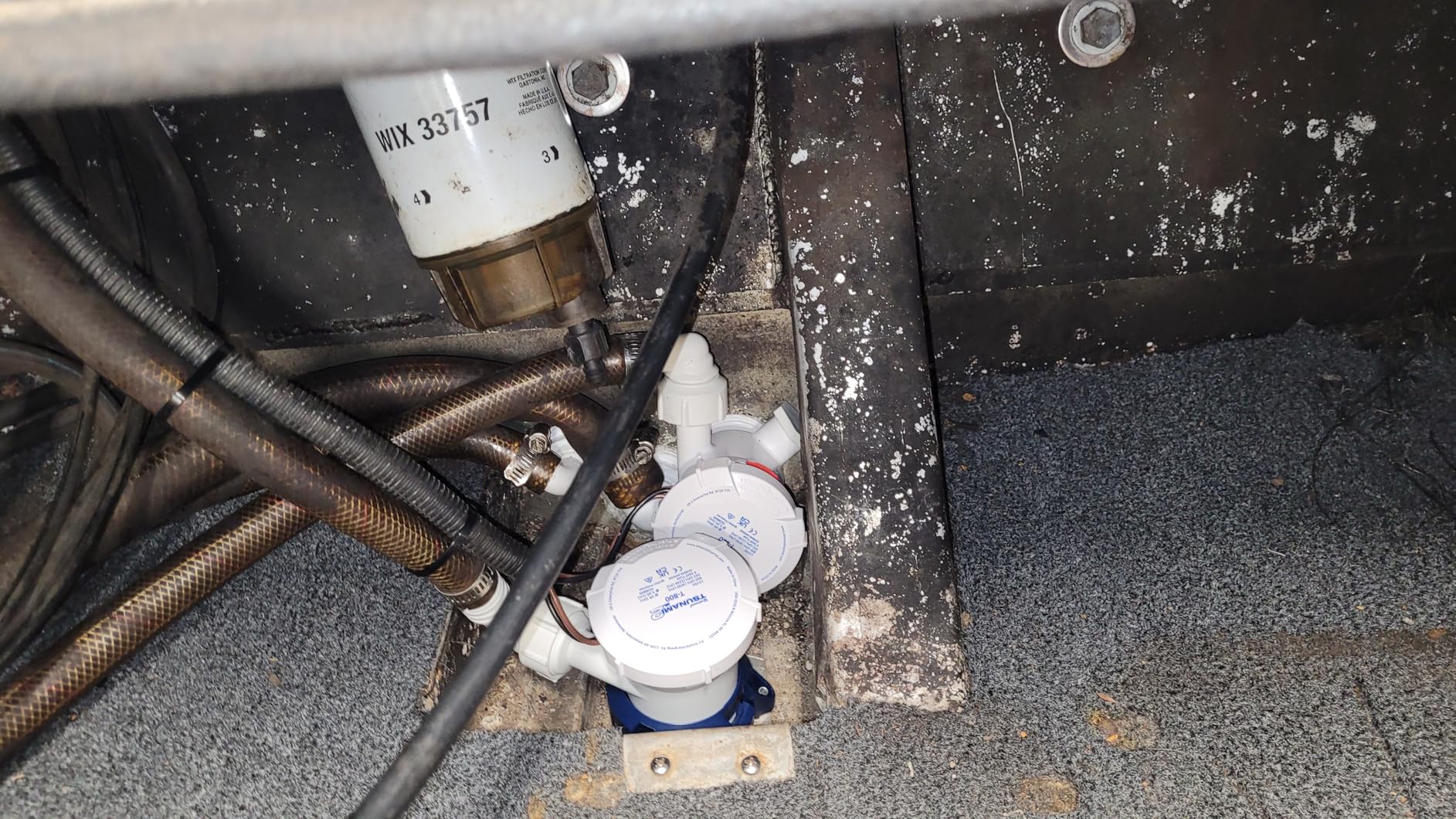 Attwood Tsunami Mk2 Aerator Pump T800 (12V), 800 GPH, Thru-Hull Straight with Fittings customer photo 1