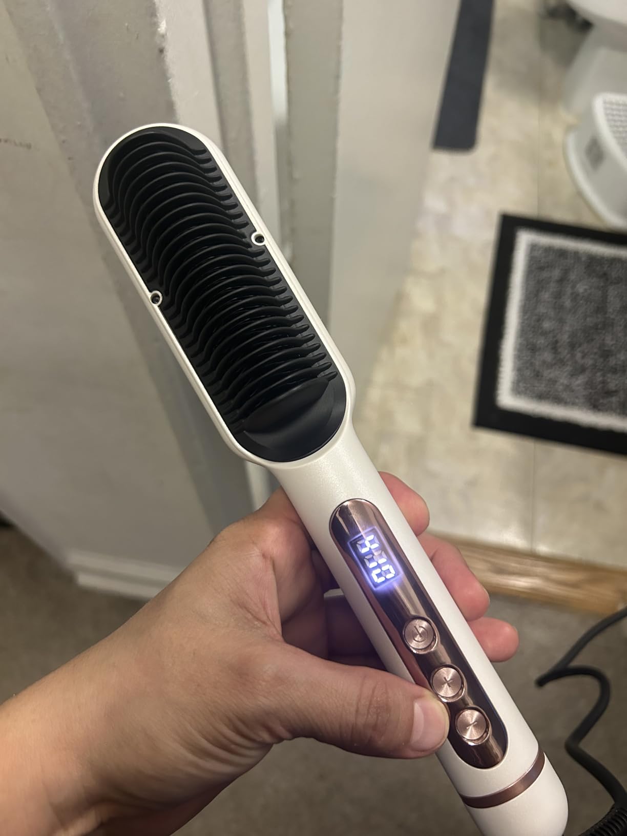 Negative Ionic Hair Straightener Brush with 9 Temp Settings, 30s Fast Heating Hair Straightening Comb with LED Display, Anti-Scald & Auto-Shut Off Hair Brush Straightener for Women (Pink) customer photo 2