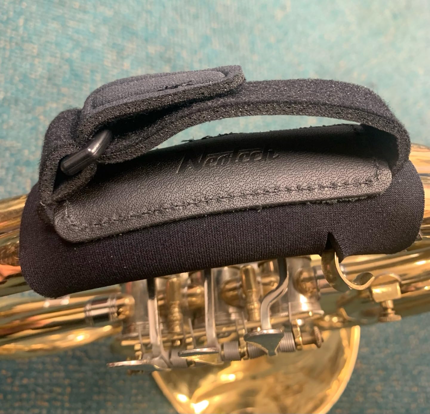 French Horn Hand Grip - Adjustable, Non-Slip Grip with Genuine Leather French Horn Hand Guard & Neoprene Pad - Black, Made in USA customer photo 1