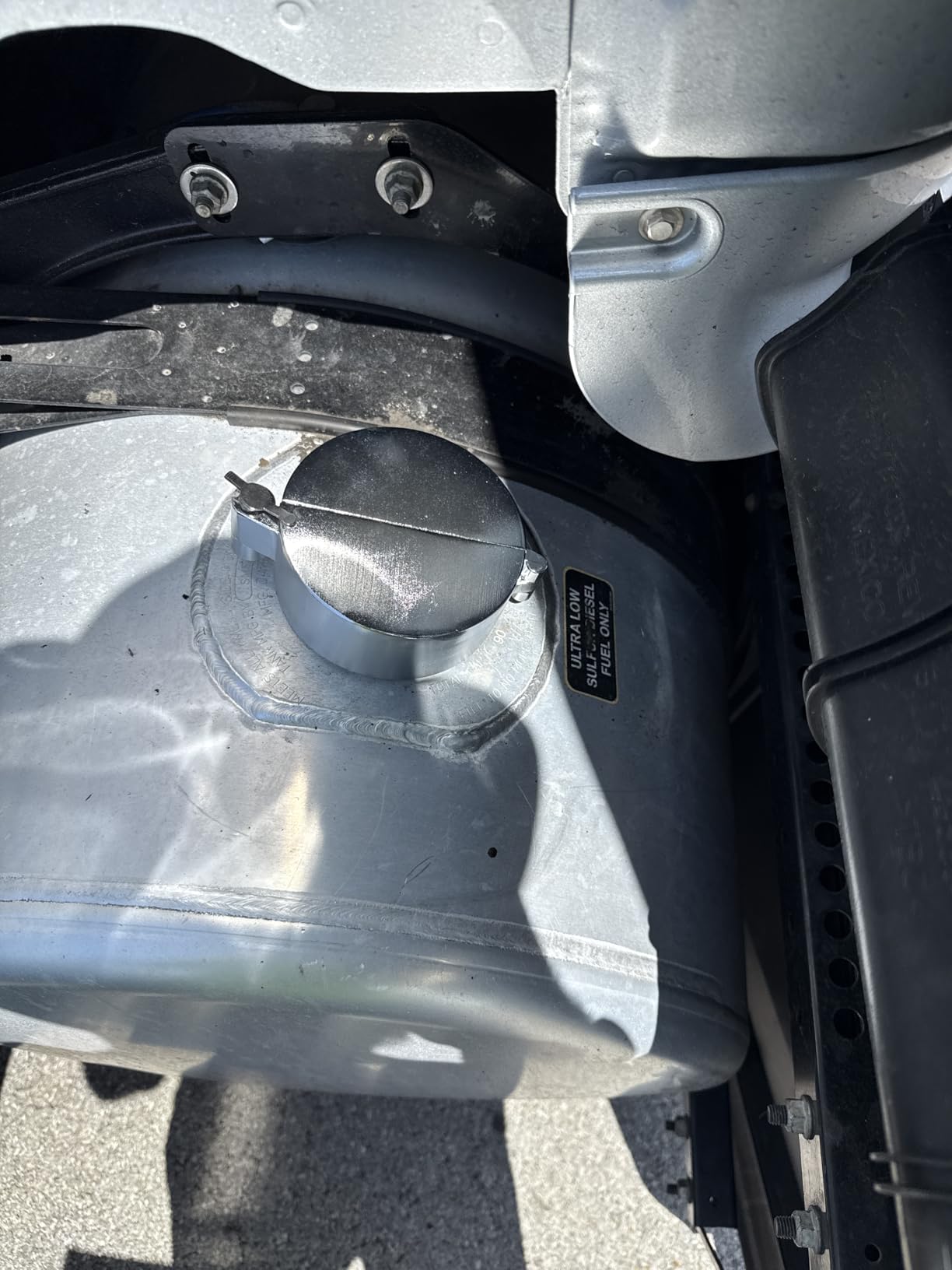 2 PCS Semi Truck Locking Fuel Cap Cover Diesel Zinc Fuel Tank Cap Cover Compatible with Freightliner, Sterling and Western Star Class 8 Trucks customer photo 1