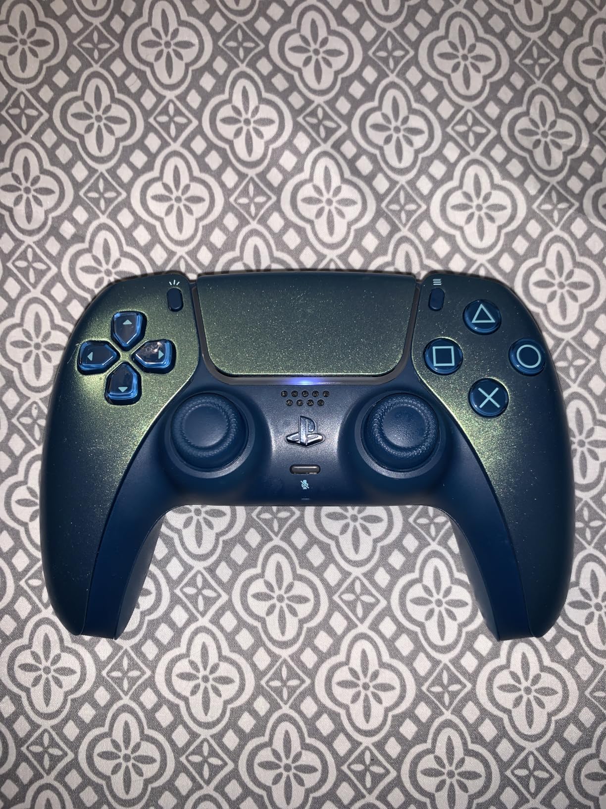 PlayStation DualSense Wireless Controller - Midnight Black customer photo 2