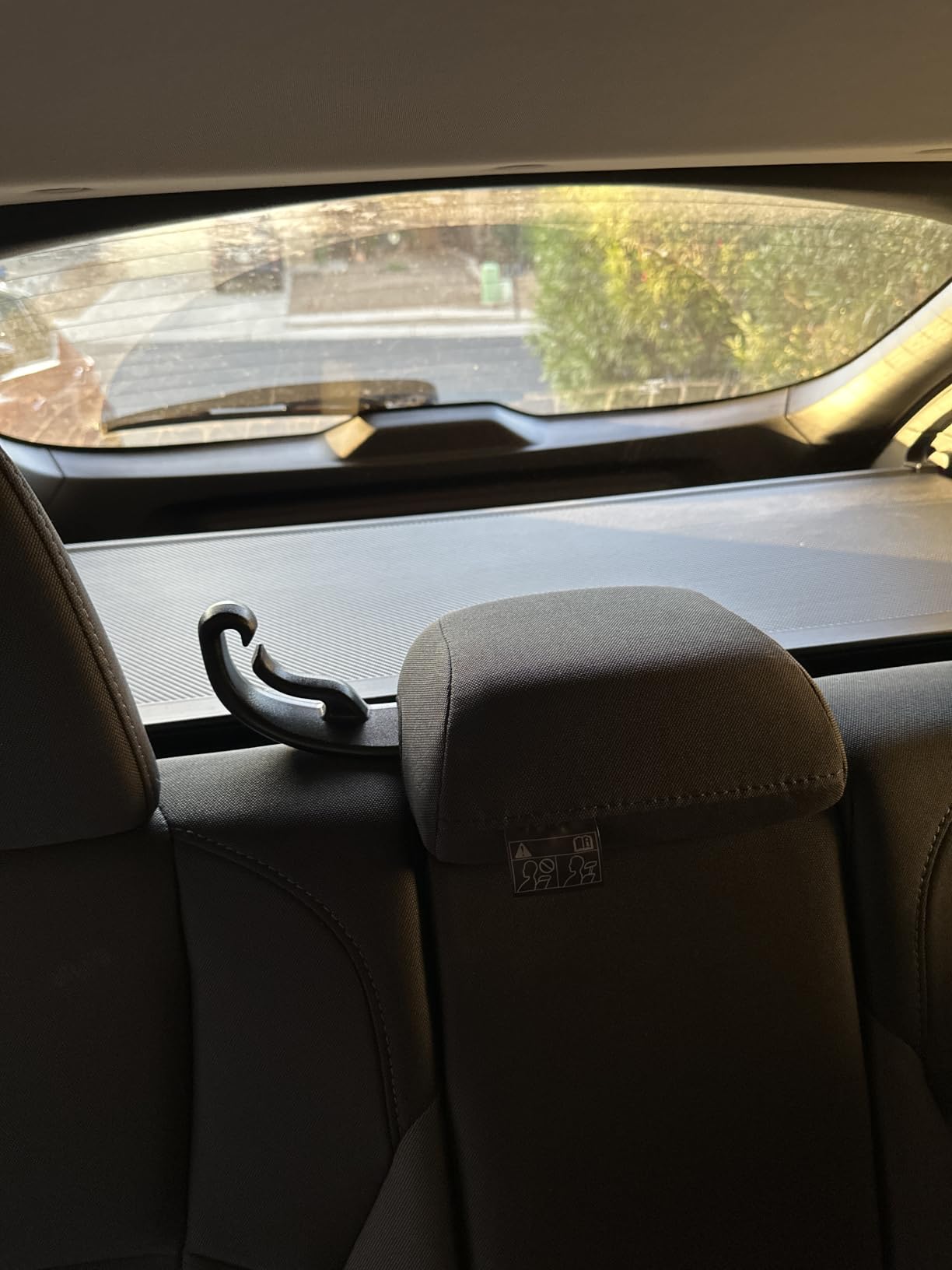 AUXKO Retractable Cargo Cover for 2026-2024 Subaru Crosstrek, Trunk Cargo Cover Luggage Security Shade Cover for Subaru Crosstrek 2025 Shielding Shade Anti-Peeping Luggage Privacy Screen, Carbon Fiber customer photo 2