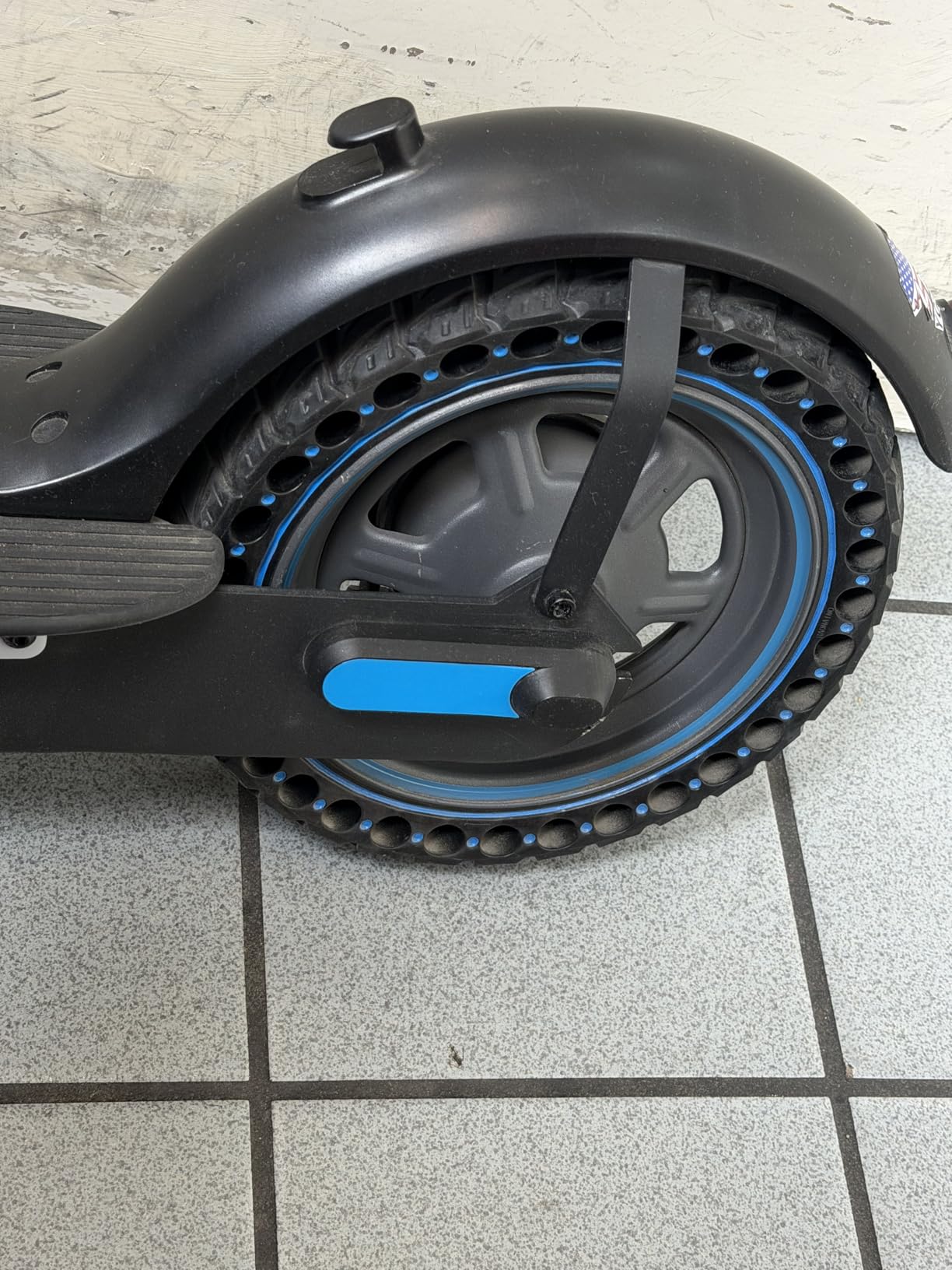 HAONAIMO E Scooter Tires,10 Inches x 2.5 Solid Tires,10 Inches Solid Replacement Wheels,60/70-6.5 Electric Scooter Solid Rubber Tires,Honeycomb Solid Tires for Ninebot Max G30/G30D/G30E/G30LP-Yellow customer photo 1