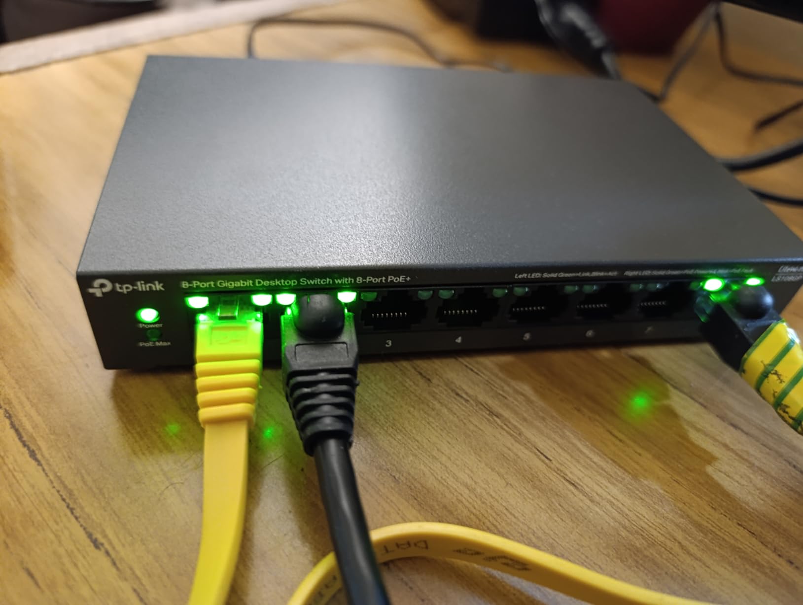 TP-Link LS108GP | 8 Port PoE Gigabit Ethernet Switch | 8 PoE+ Port @ 62W | Plug & Play | Extend Mode | PoE Auto Recovery | Desktop/Wall Mount | Silent Operation customer photo 2