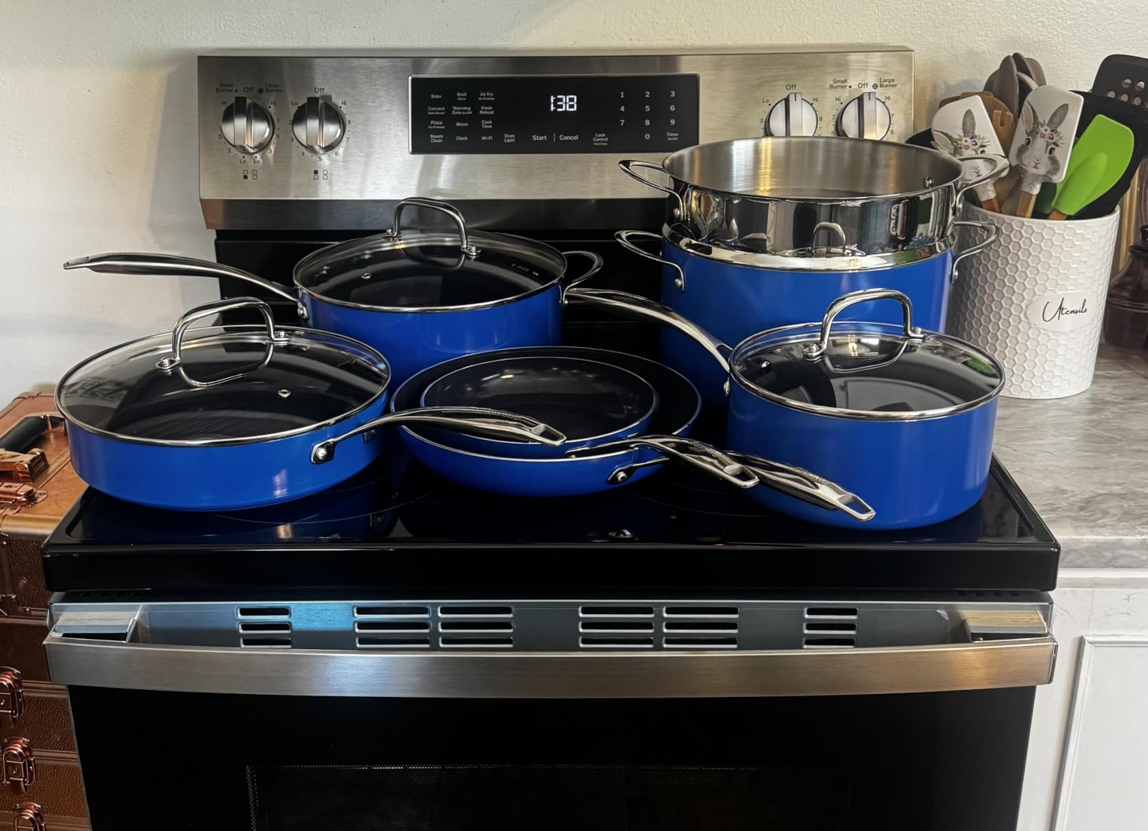 Deluxe DUXANO 14PC Healthy Pots and Pan With 9H Anti-scratch Coating, 2-Layer Non-Stick Ceramic&PFAS Free, Sensitively&Evenly Induction Cooking, Enhanced Flavor with Infrared Cookware, Dishwasher Safe customer photo 1