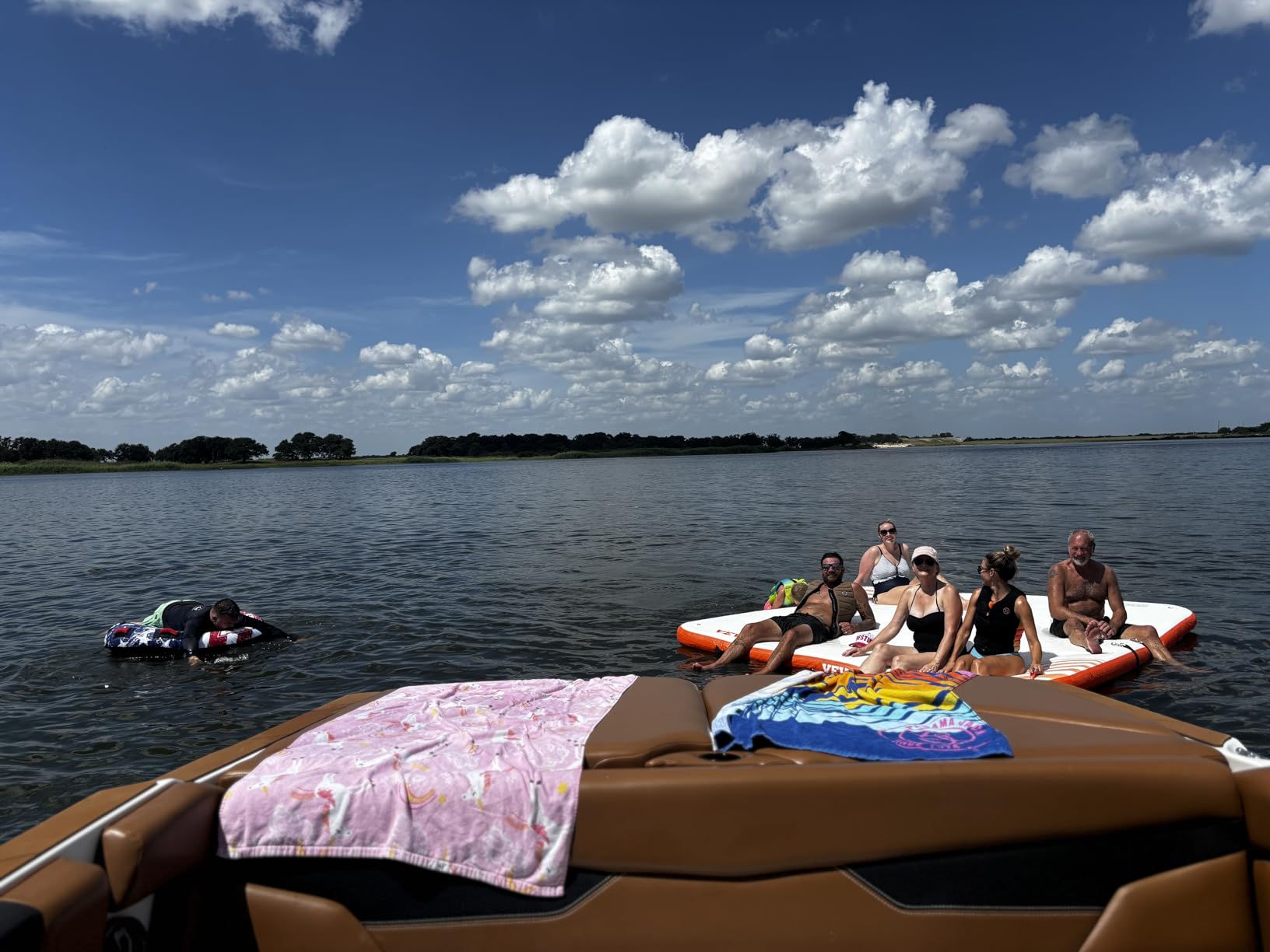 VEVOR Inflatable Floating Dock, Inflatable Dock Platform, Non-Slip Air Dock Platform with Portable Carrying Bag & Detachable Ladder, Floating Platform Island Raft for Pool Beach Ocean customer photo 6