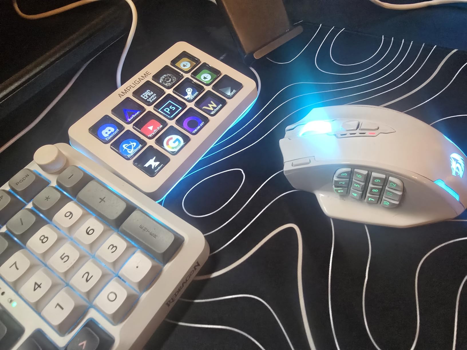 FIFINE AmpliGame Stream Controller with 15 Macro Keys, Streaming Keyboard with Trigger Actions in OBS/Twitch/YouTube/Streamlabs, Shortcut Buttons Keypad Works with Mac and PC-D6 customer photo 1